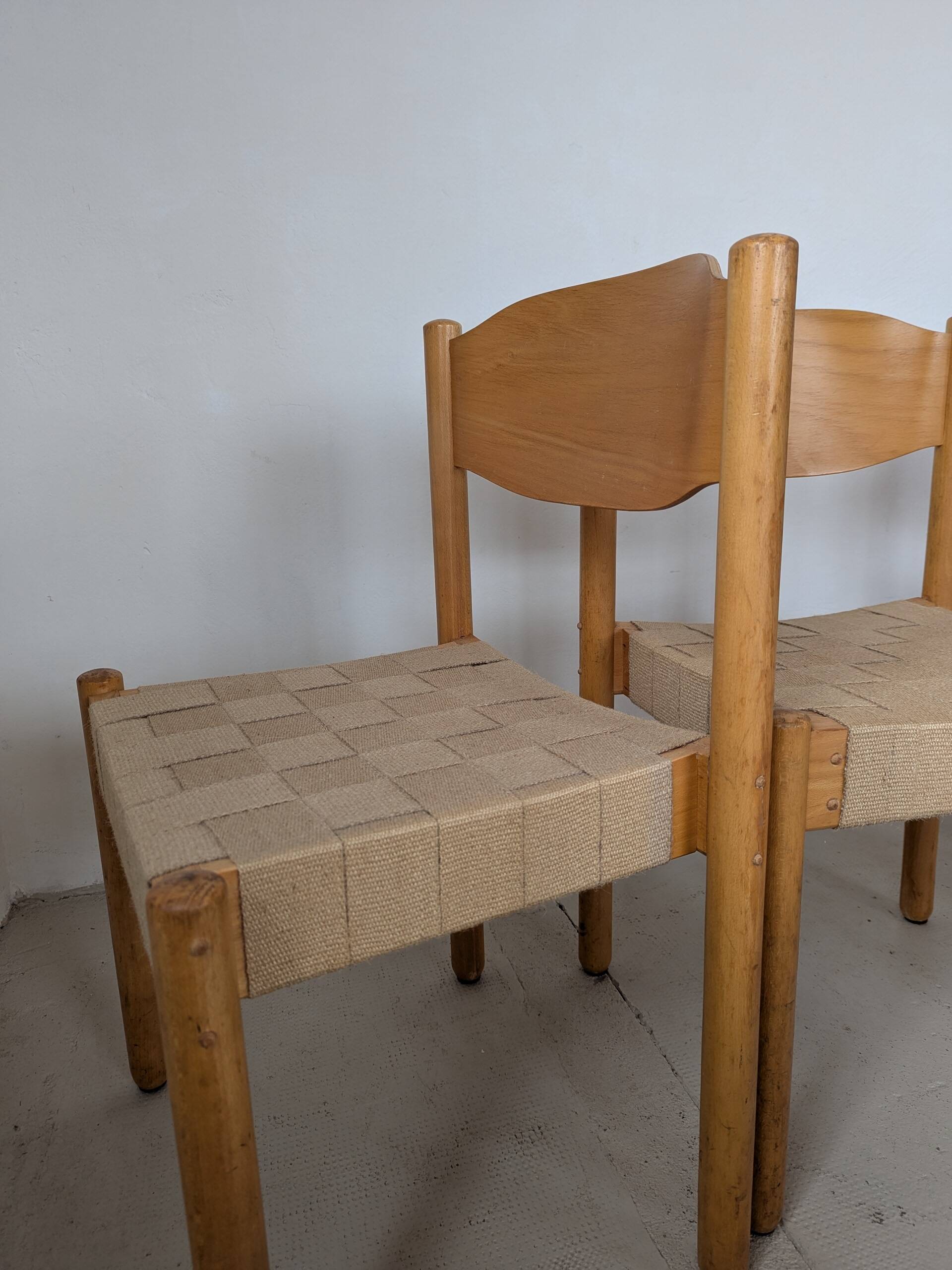 Set of 6 stackable chairs in beech and jute.