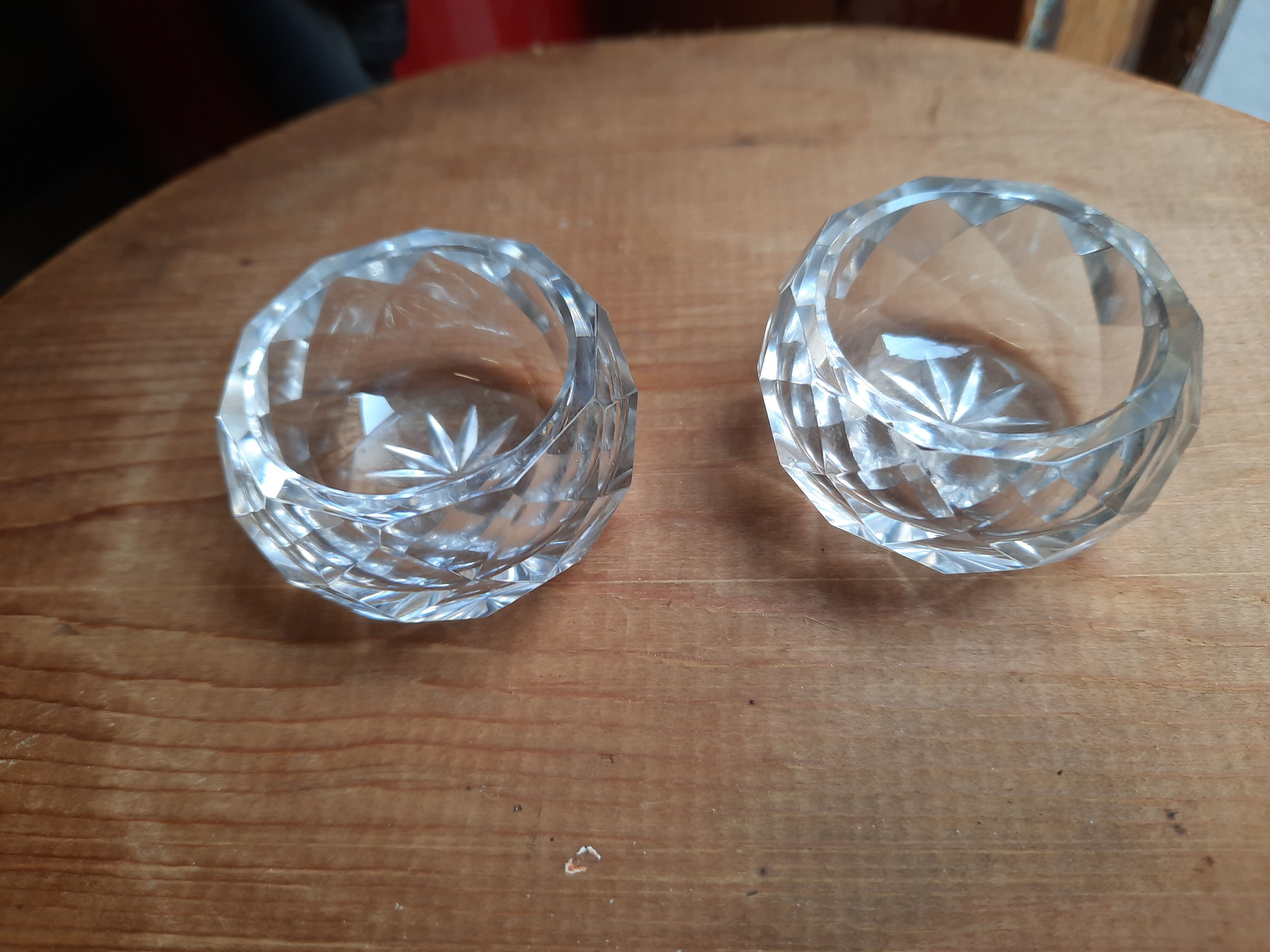 Pair of crystal saleron