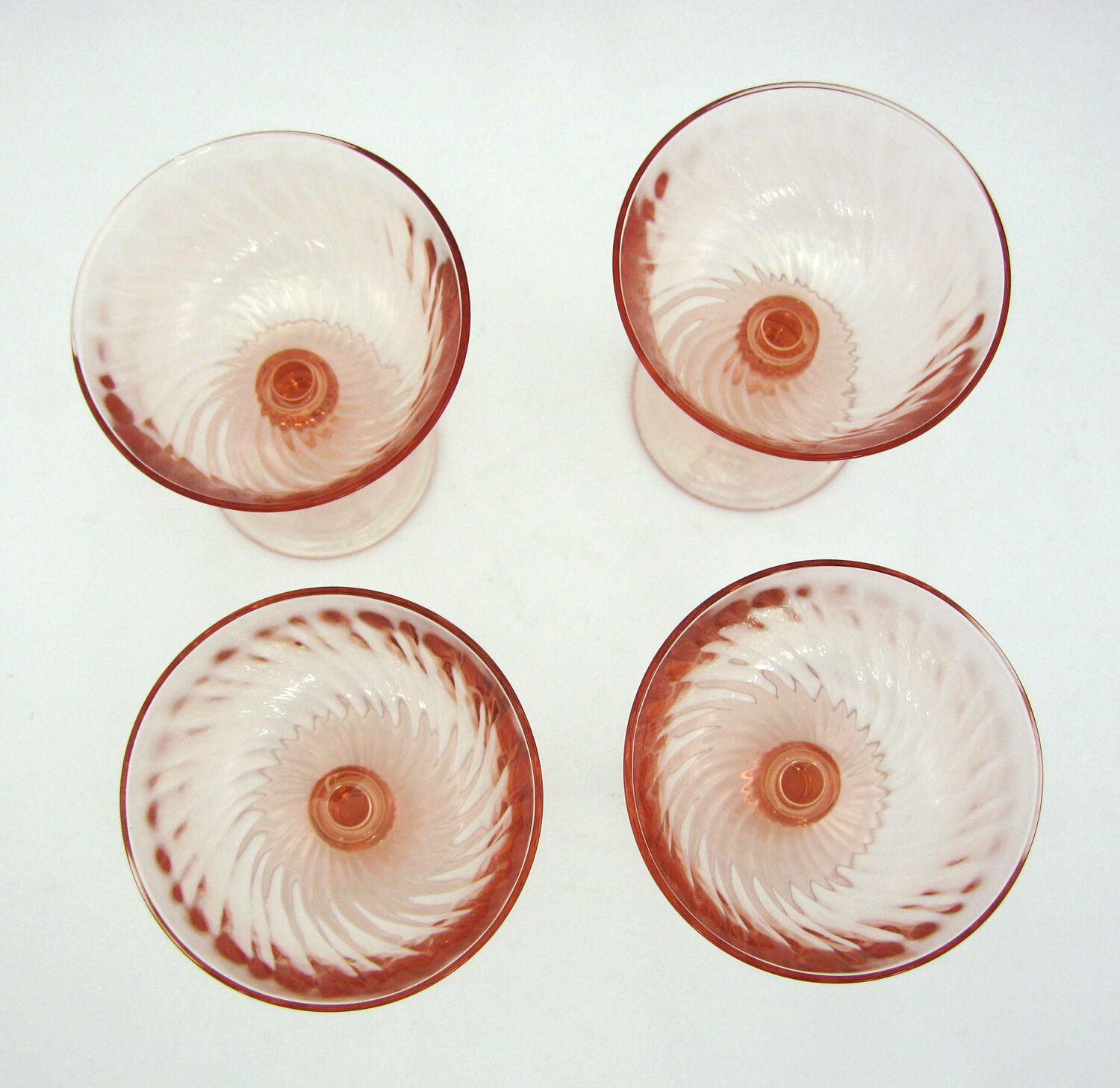 4 champagne glasses in powder pink twisted glass - Rosaline Luminarc Arcoroc - vintage 80s