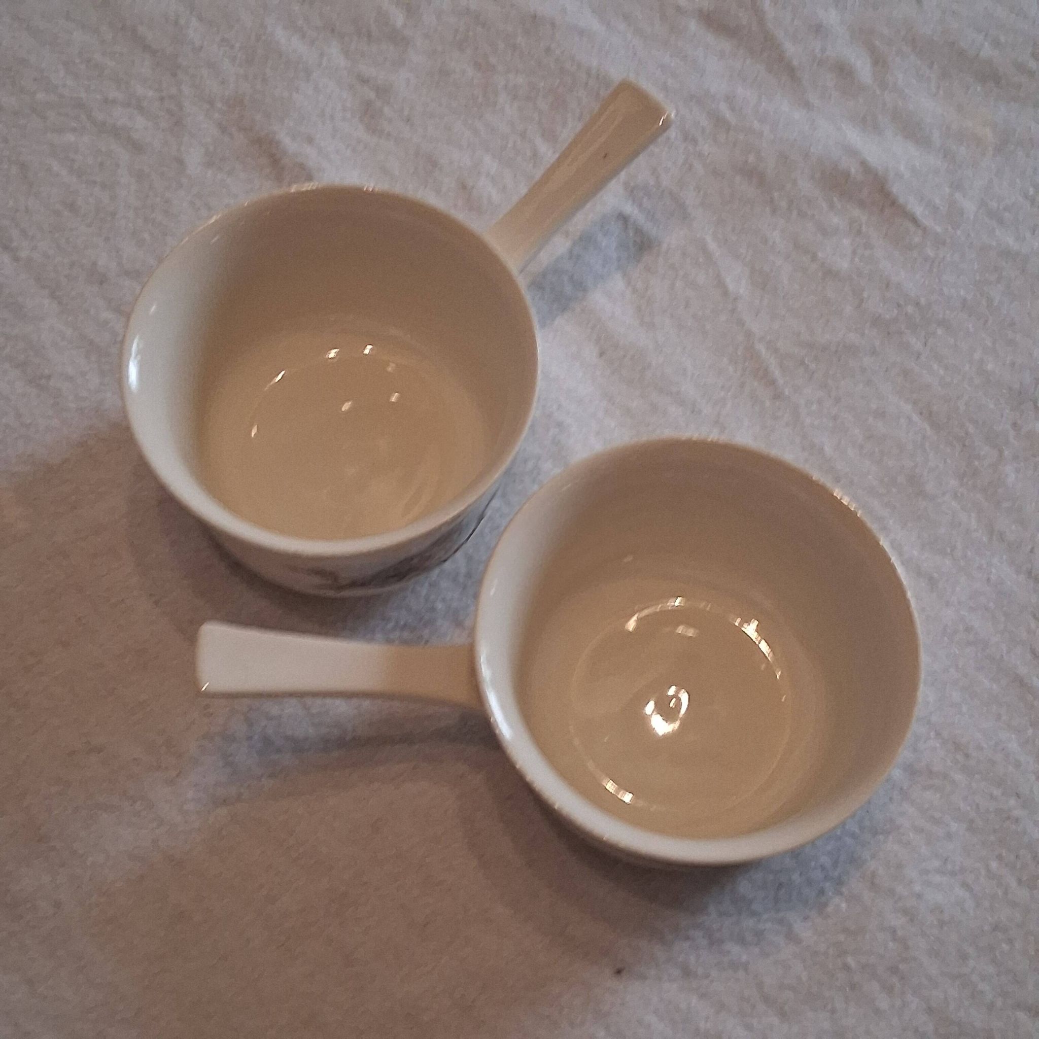 2 very pretty sauceboats or ramekins in porcelain from Villeroy & Boch.