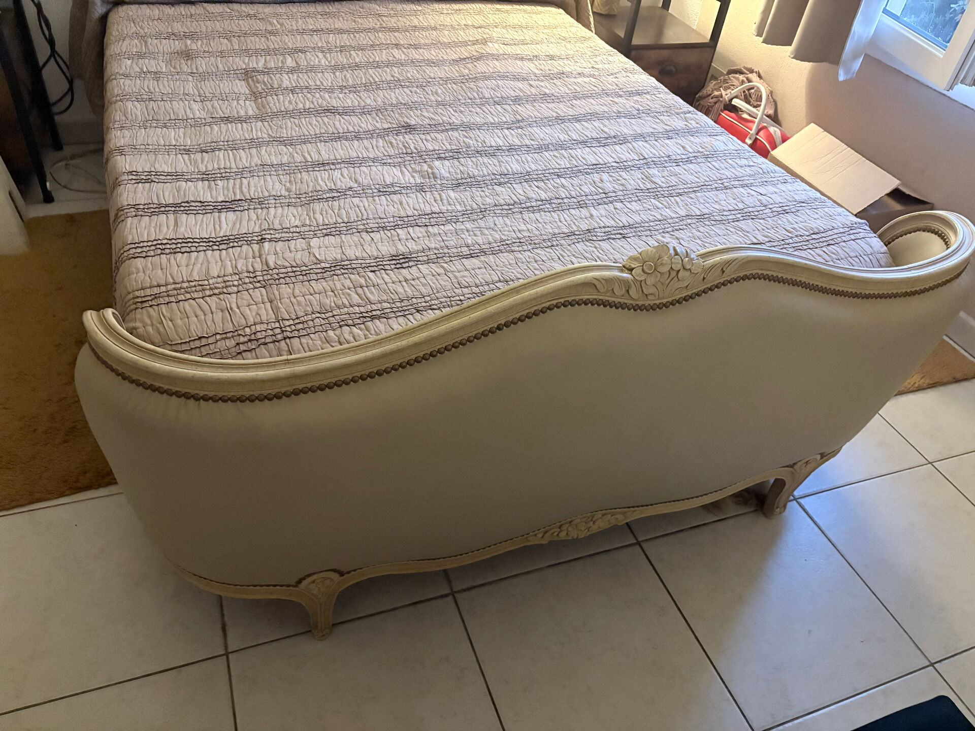 Half basket bed Louis XV