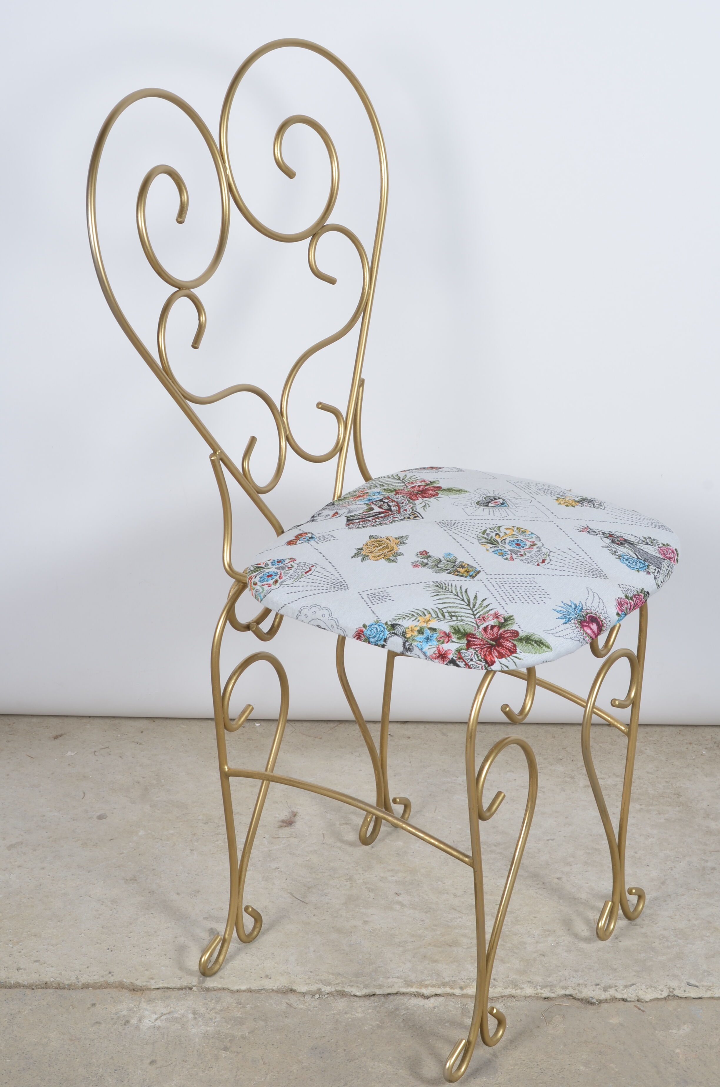 Chaise dossier coeur