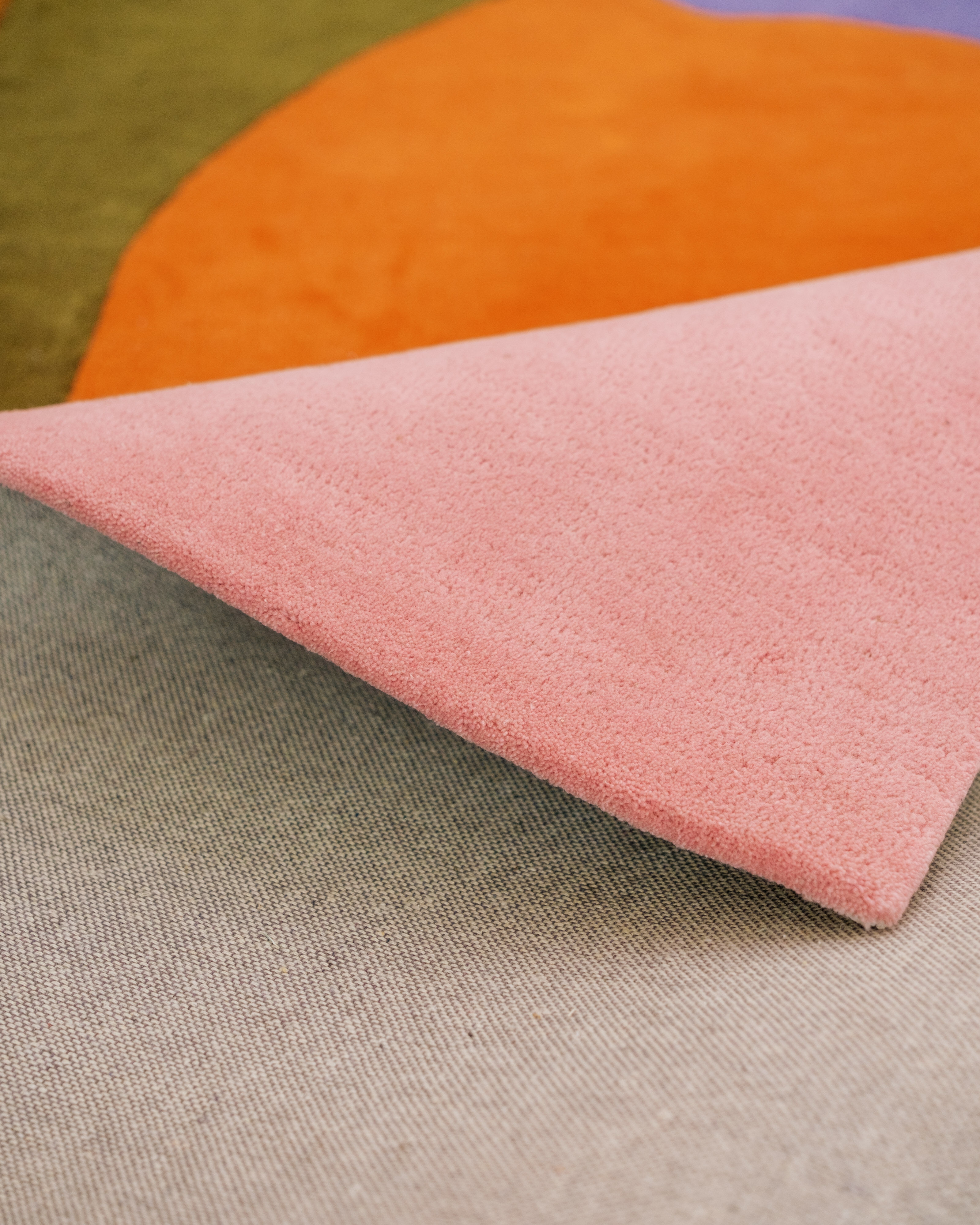 Purple baywatch wool tufted rug handmade 140 x 210 cm