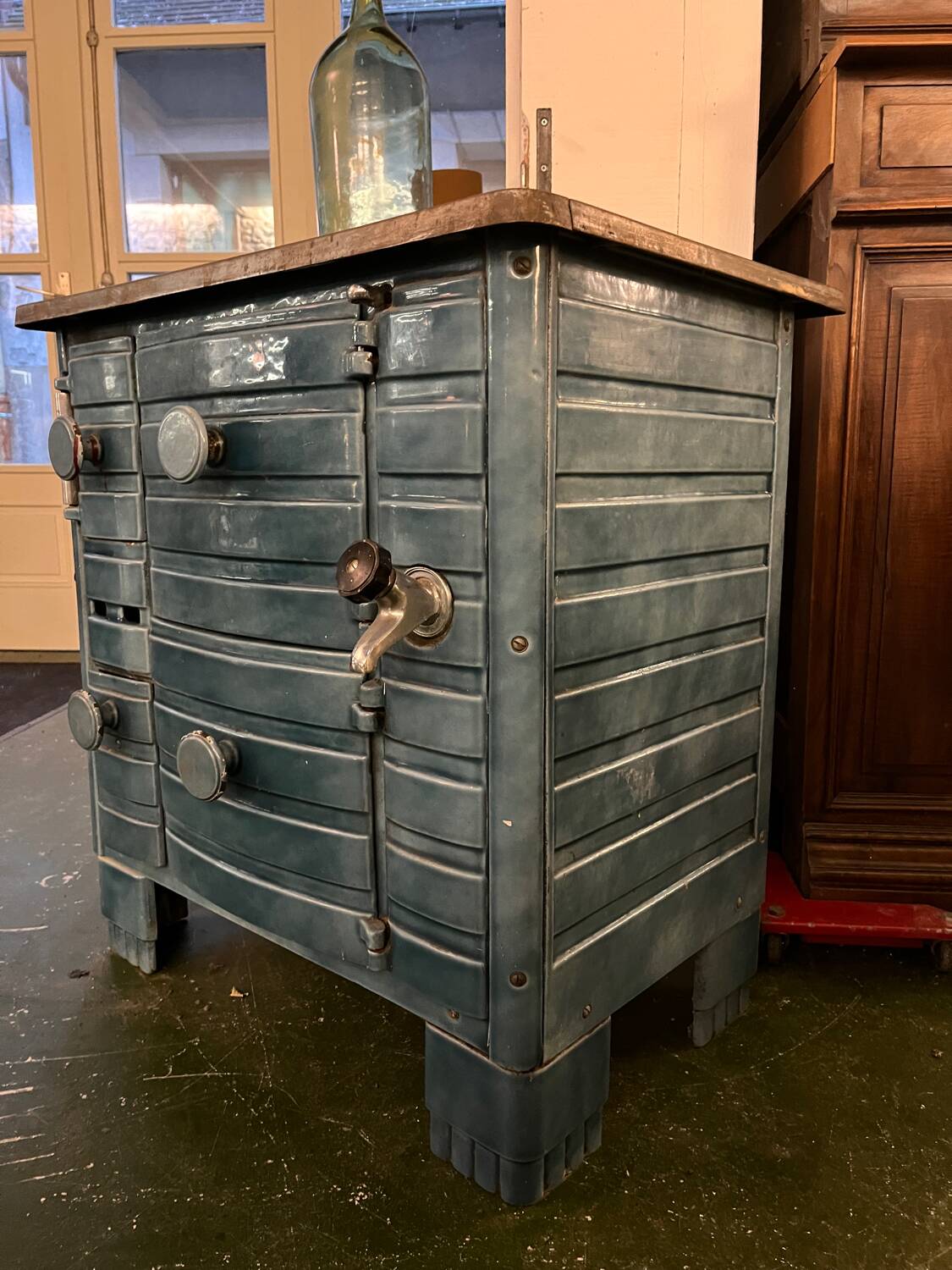 Small enamelled cast iron wood stove