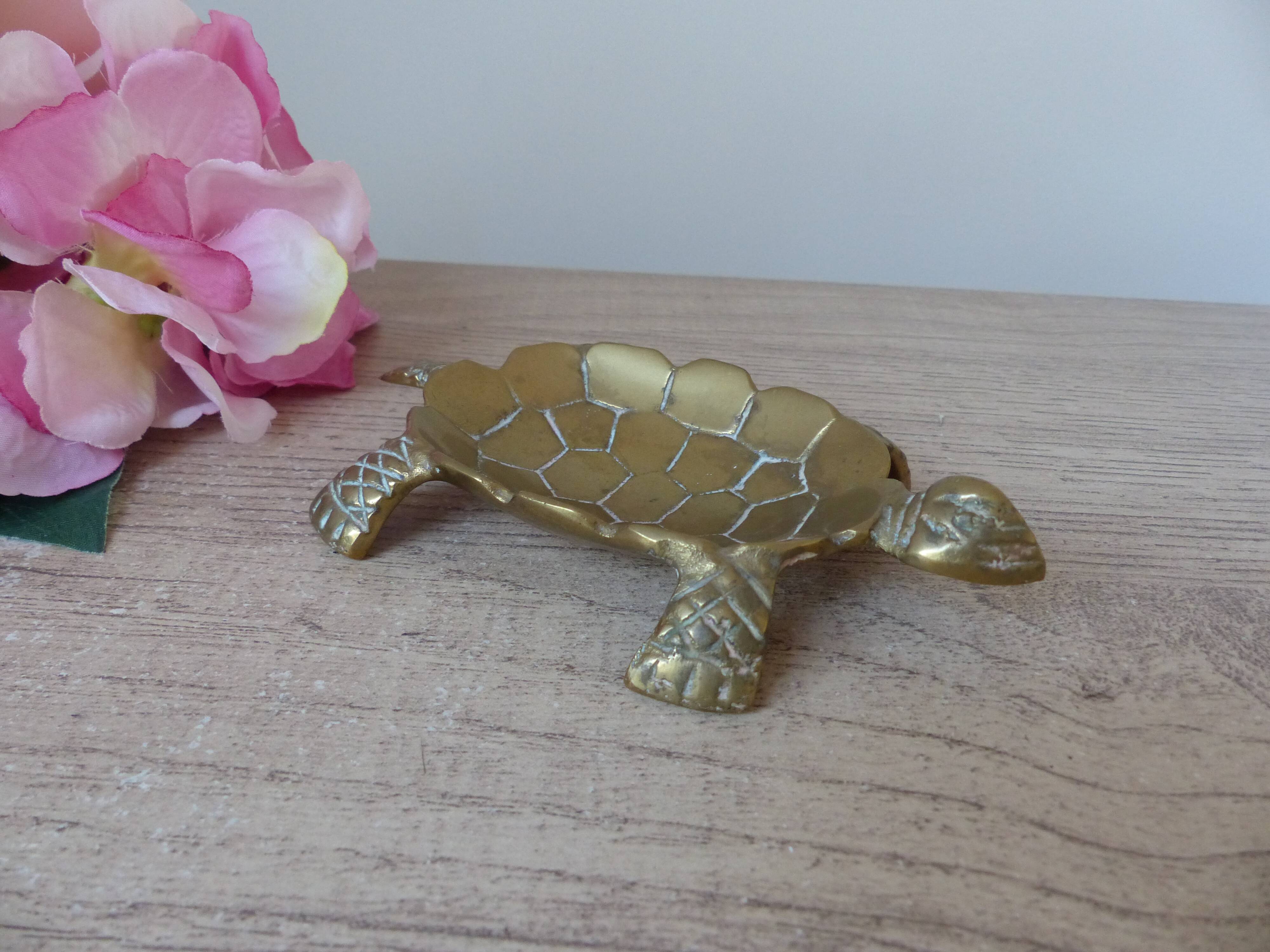 Petit cendrier tortue en laiton sculpté vintage