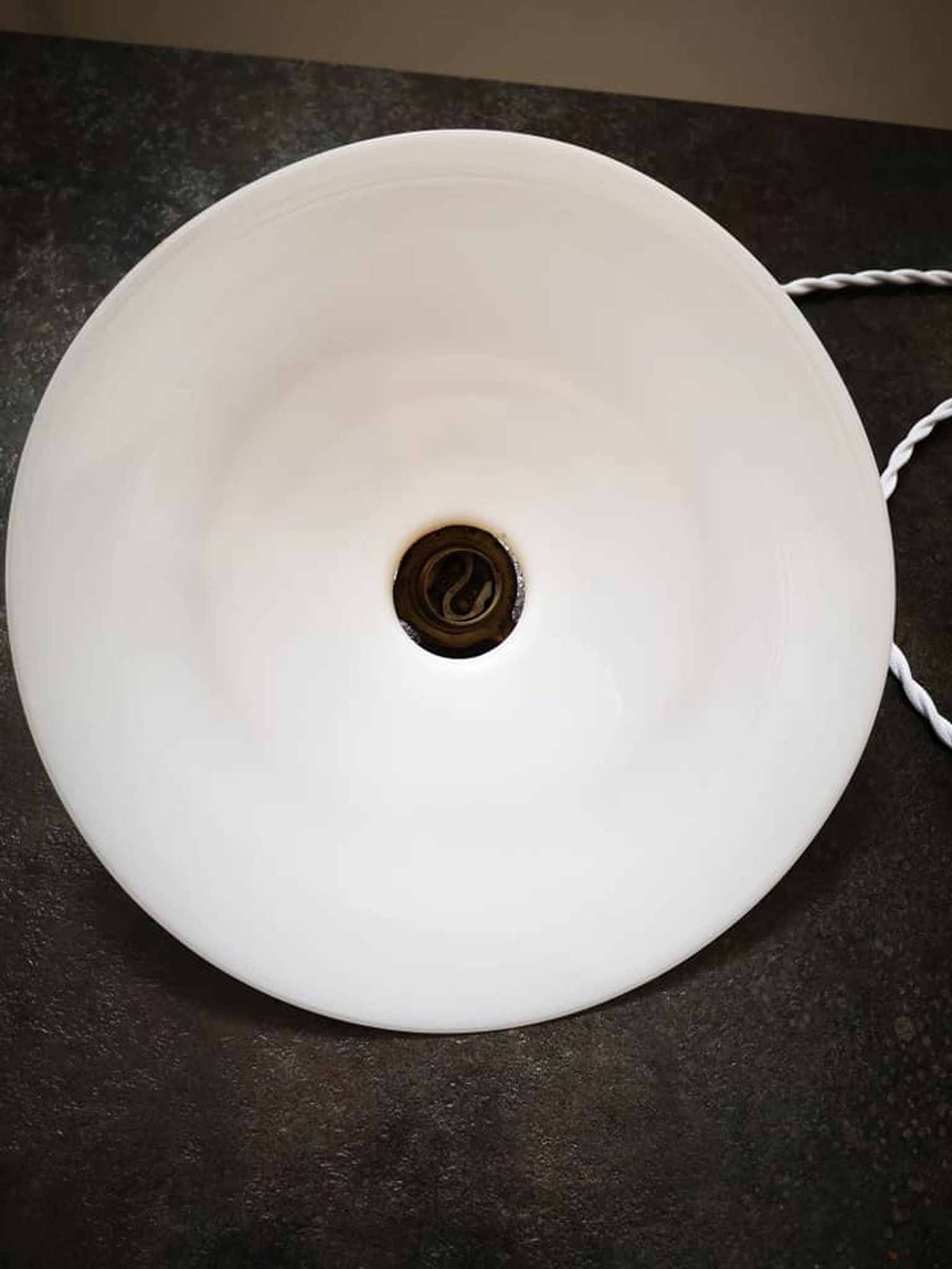Abat-jour suspension en opaline blanche