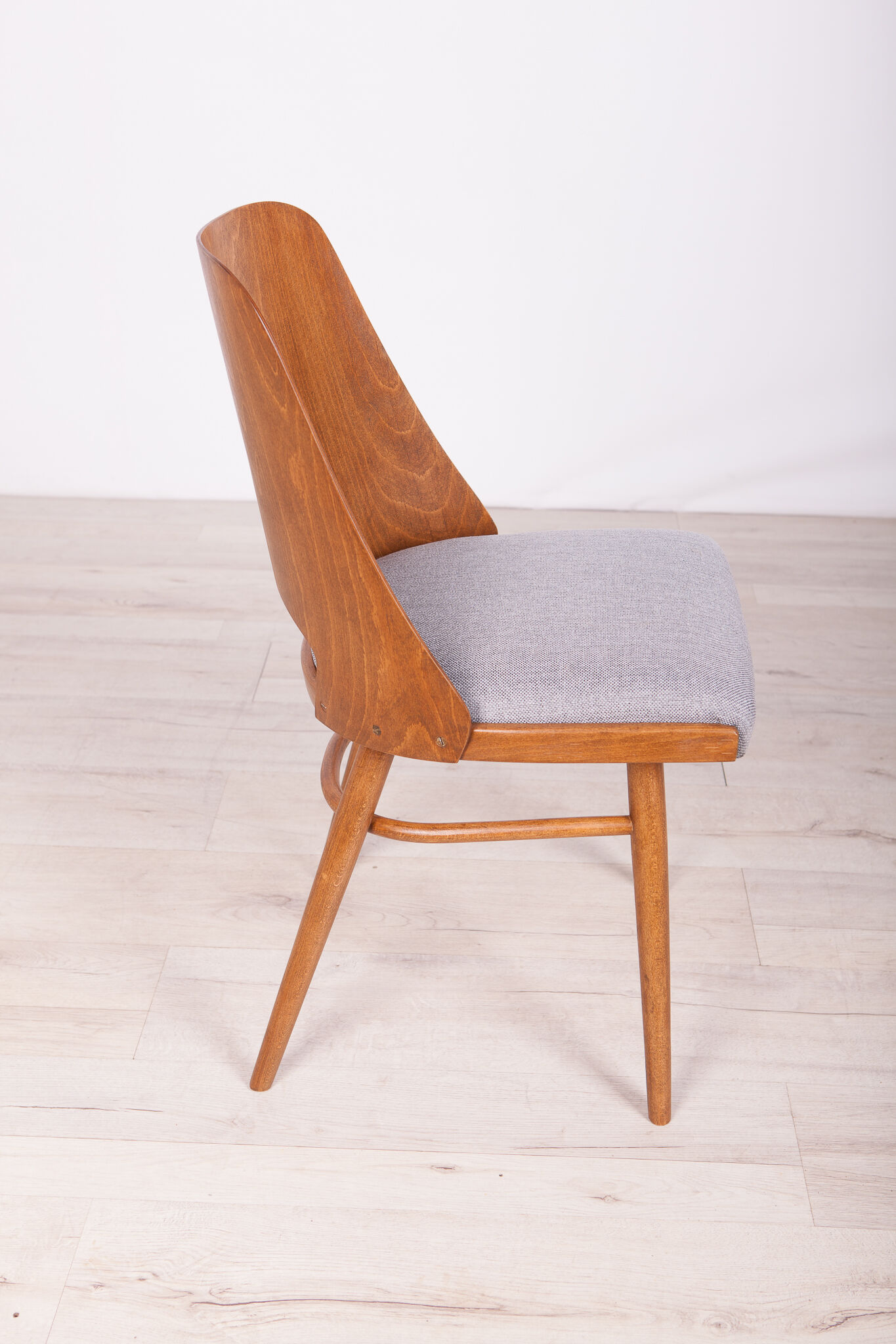 Model lollipop dining chairs from Tatra, 1960s, set of 4