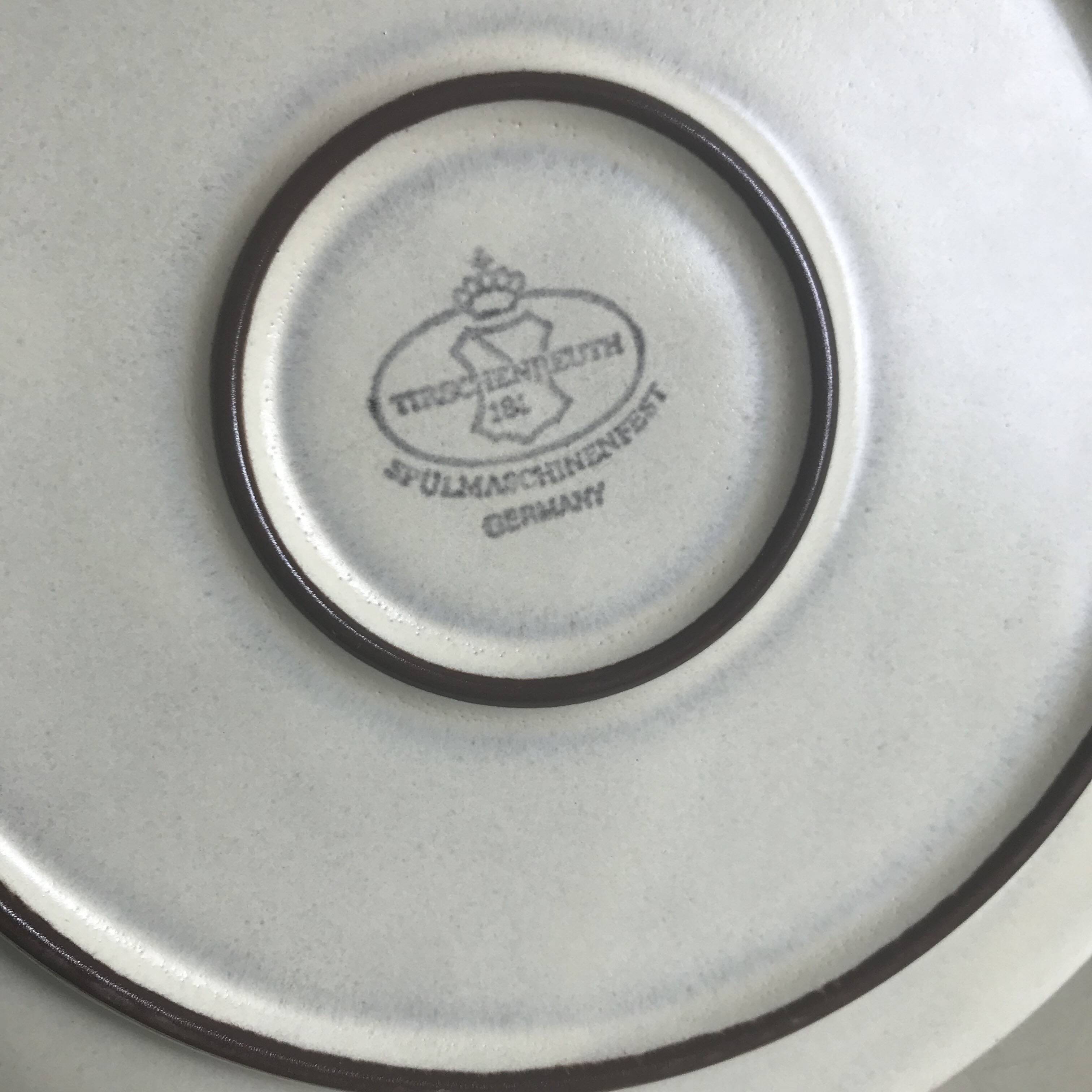 7 stoneware dessert plates