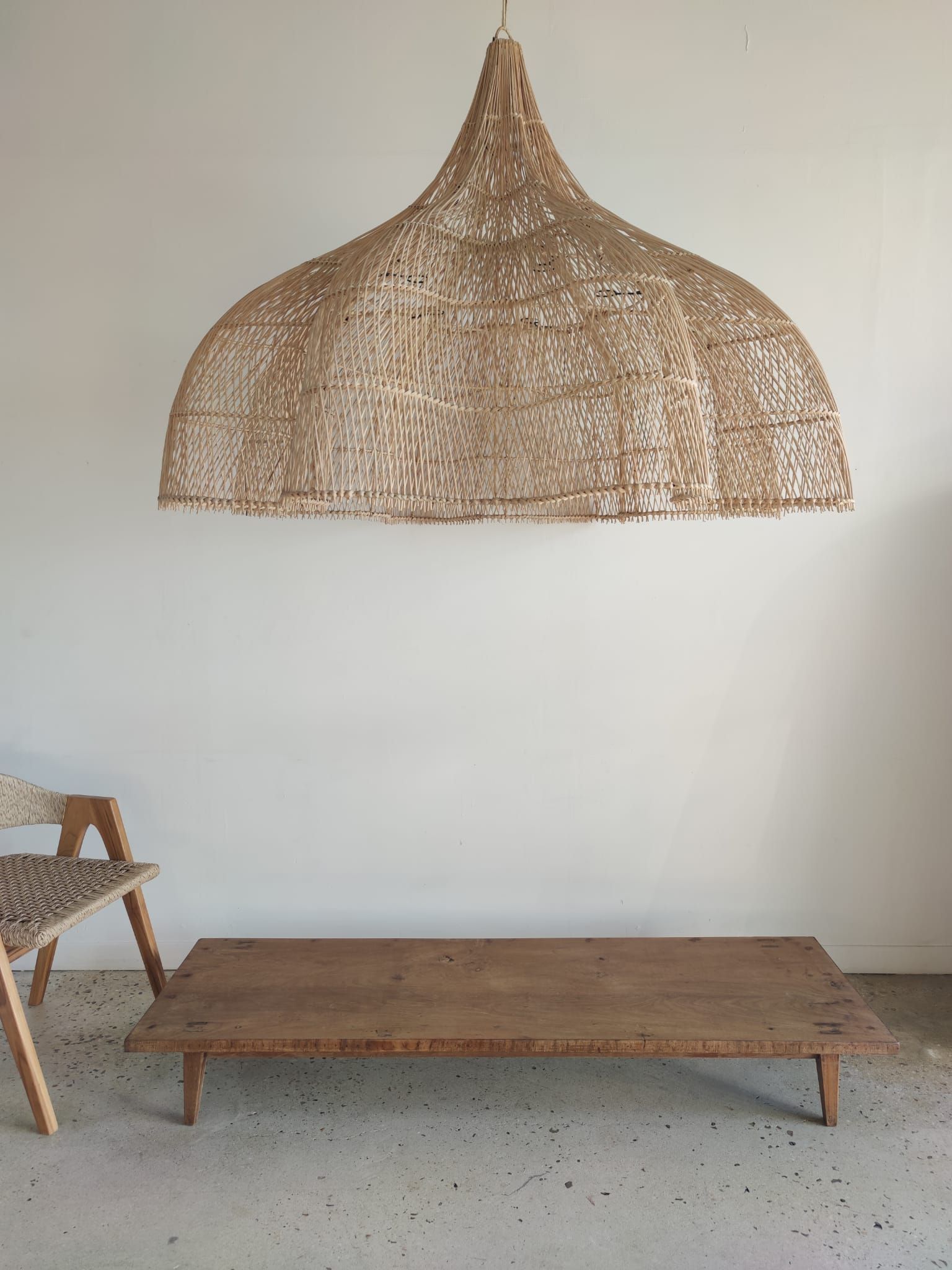 Huge rattan suspension in the shape of a corolla H:1m; D: 1m50