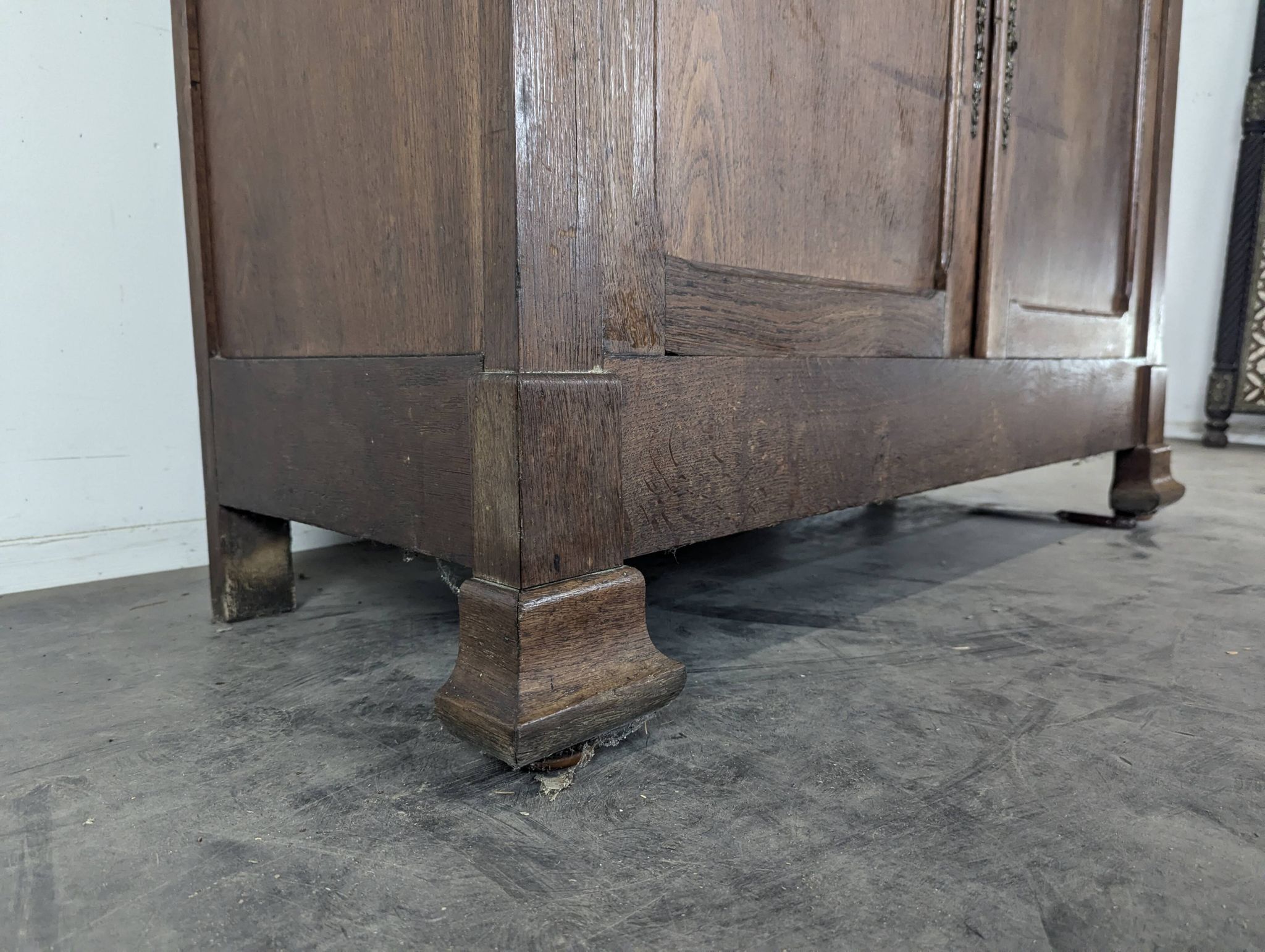 Louis Philippe oak two-body buffet