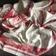 Grande nappe rouge et blanche vintage