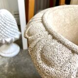 Medici pot in beige reconstituted stone