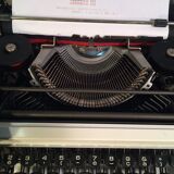 Underwood 315 portable typewriter 70