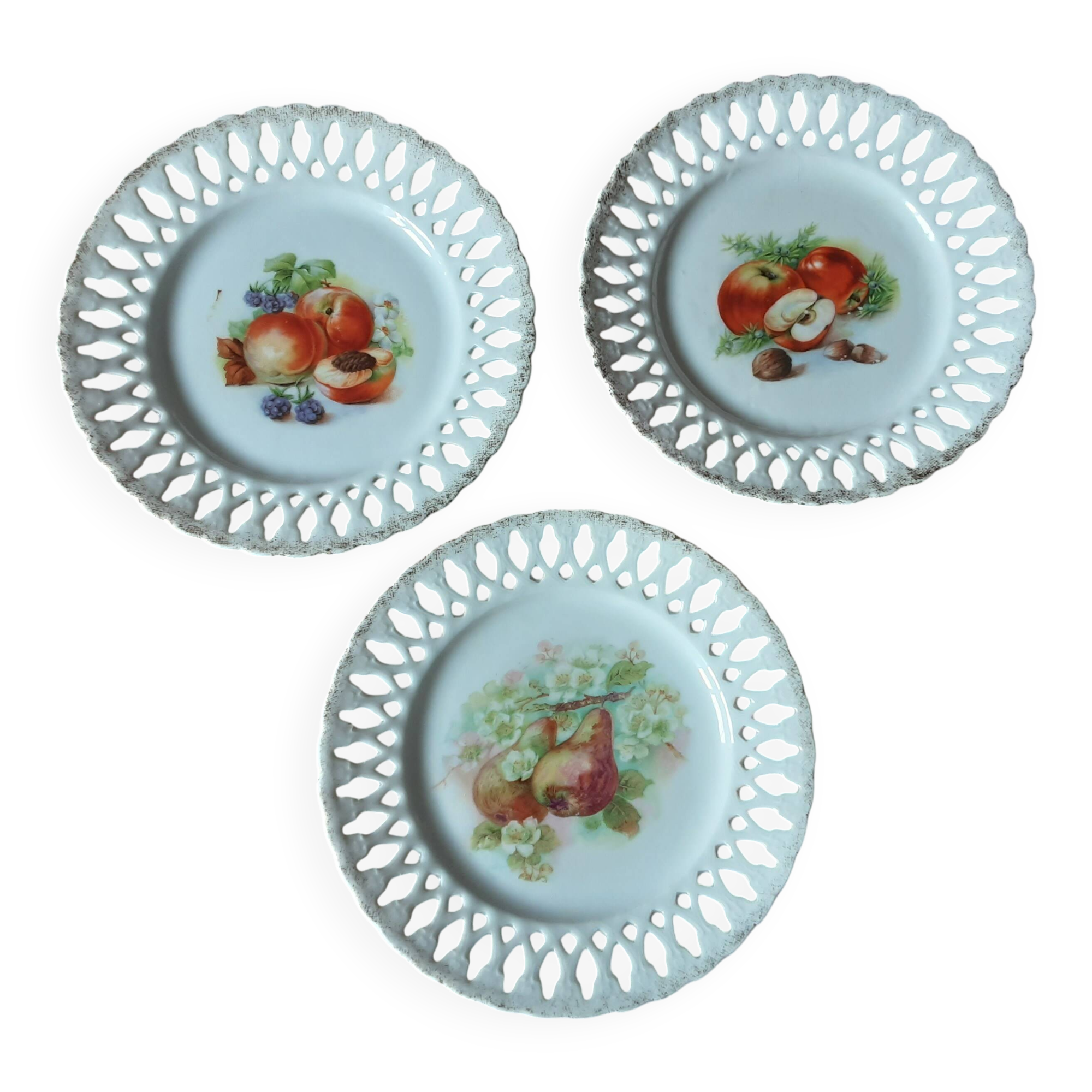 Set of 3 earthenware style plates