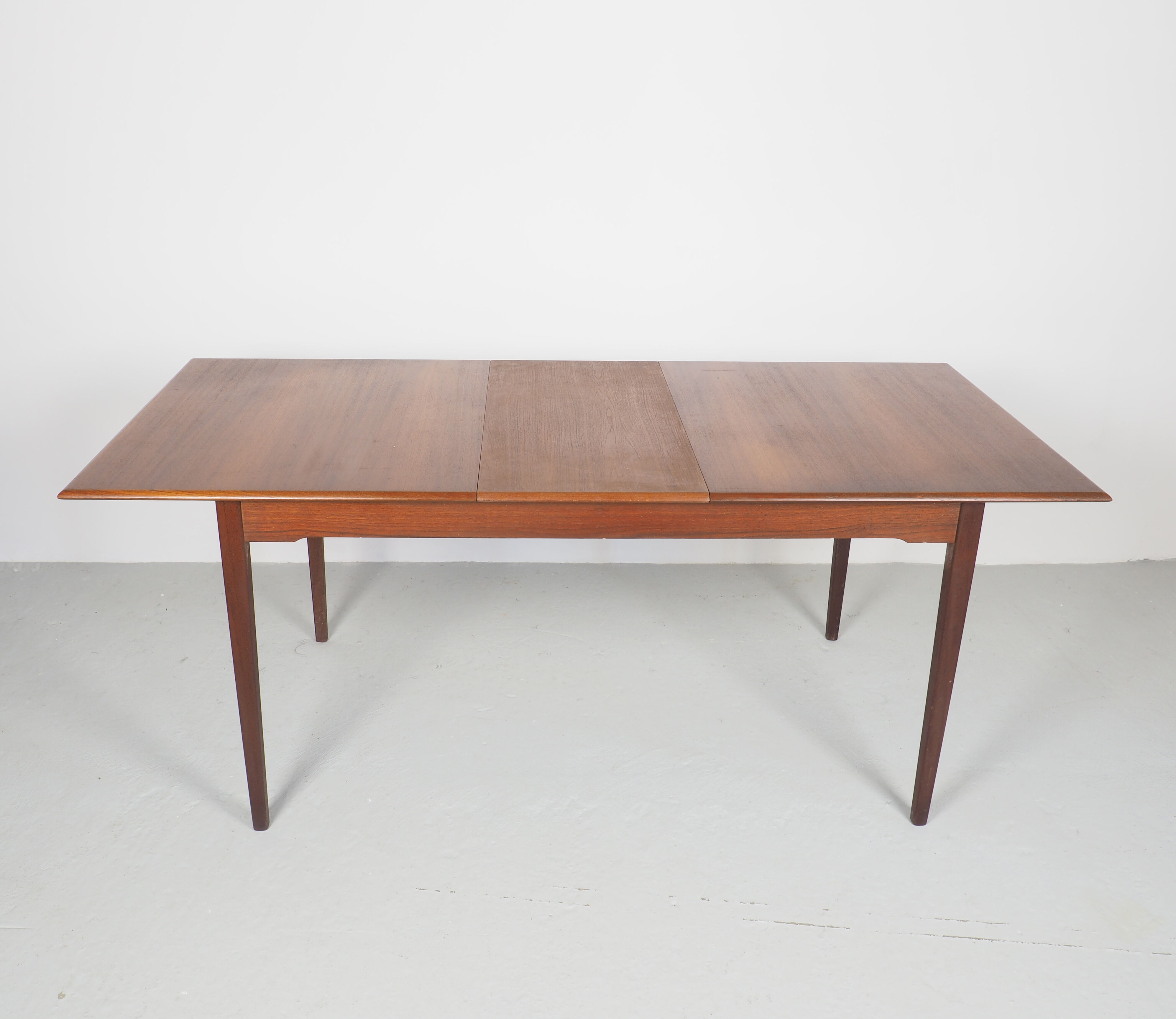 Extendable dinning table in teak, 1960