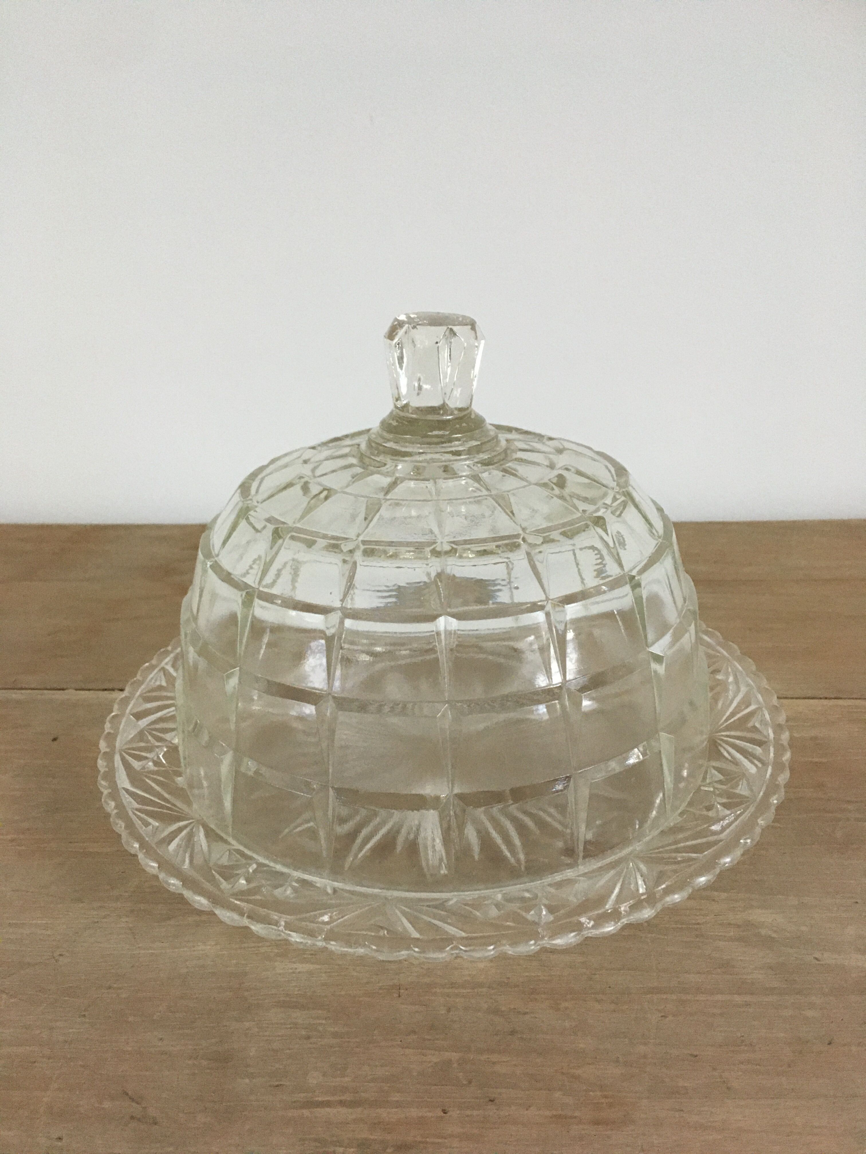 Cheese or dessert bell with glass tray