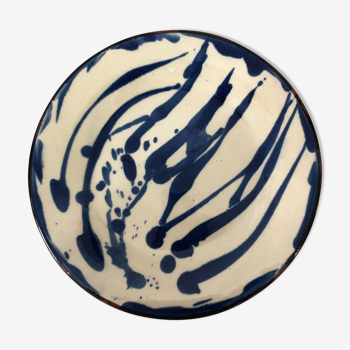 Desert plate in sandstone blue pattern