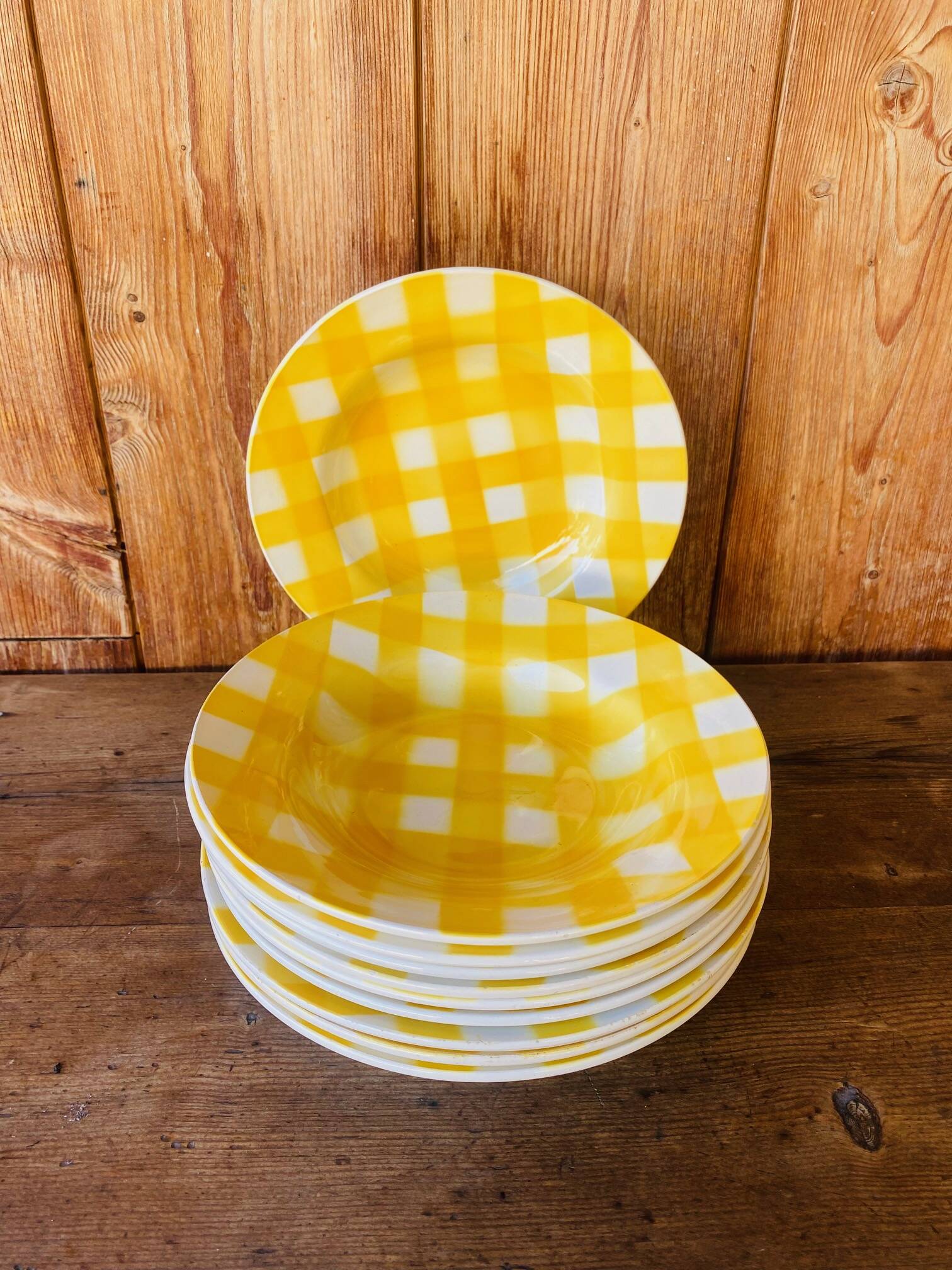 Set of 12 deep plates Digoin Sarreguemines Scottish model yellow.