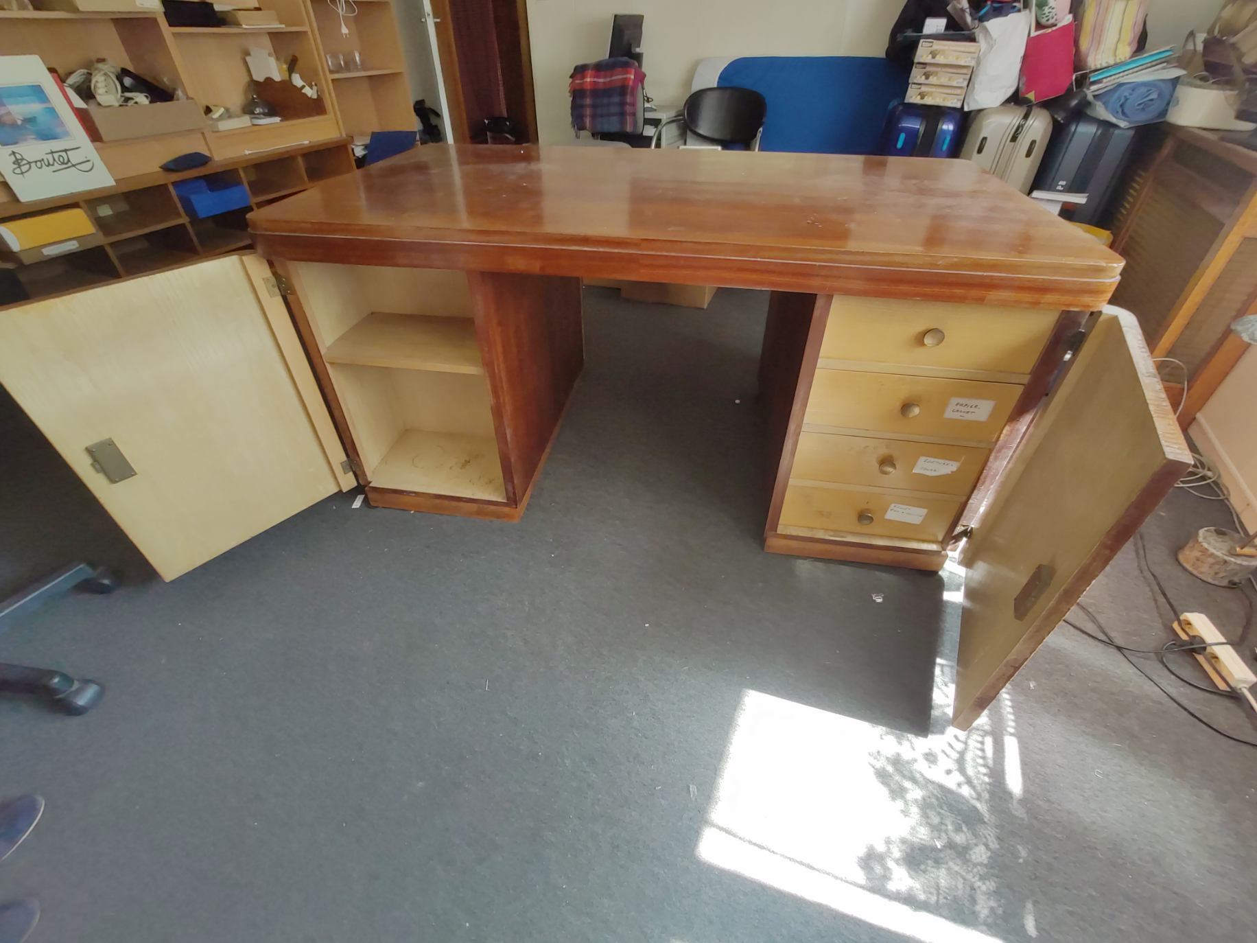 Bureau des années 1940