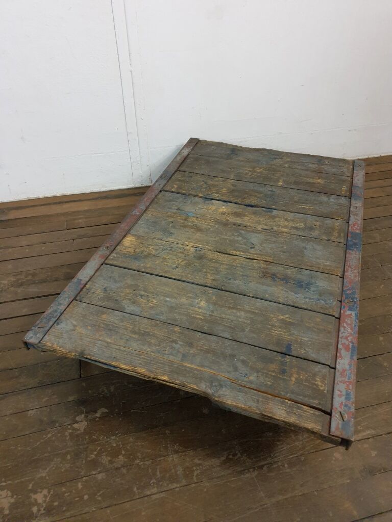 Industrial plant pallet coffee table
