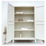 Armoire parisienne