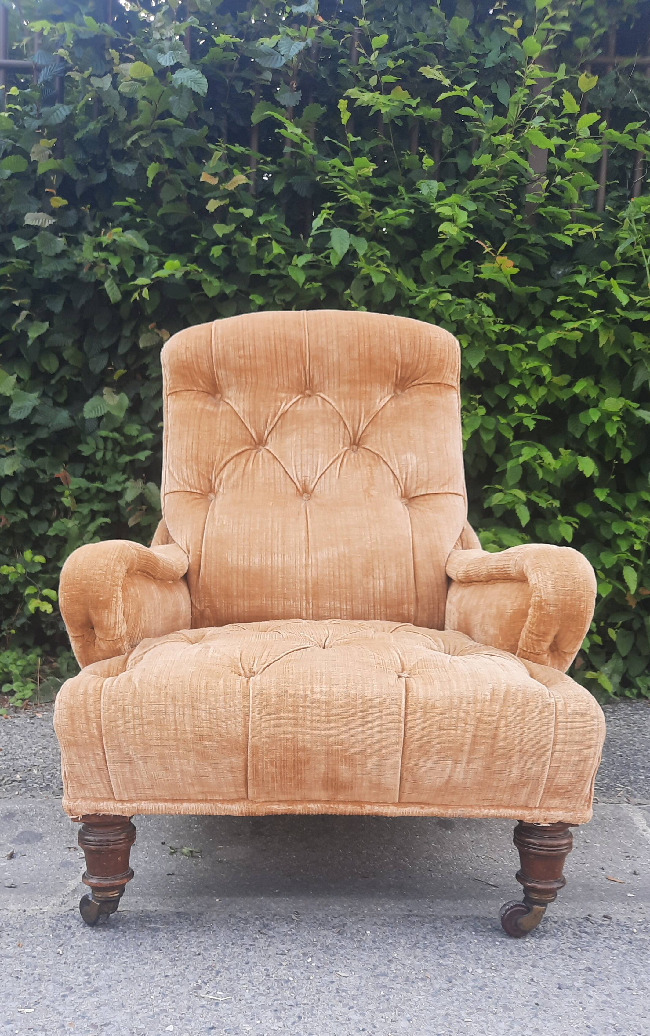Large padded toad armchair