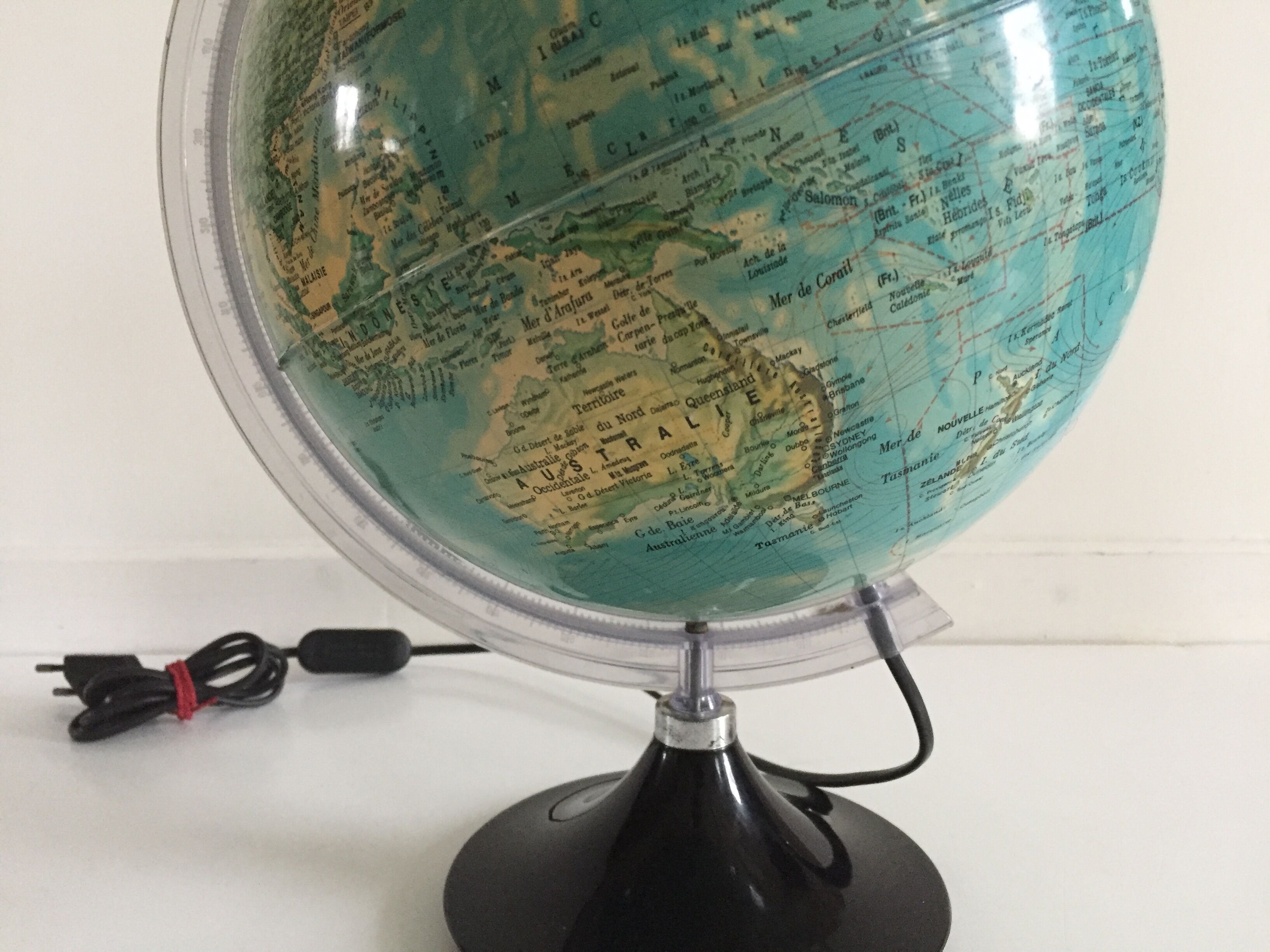 Globe earth bright black vintage