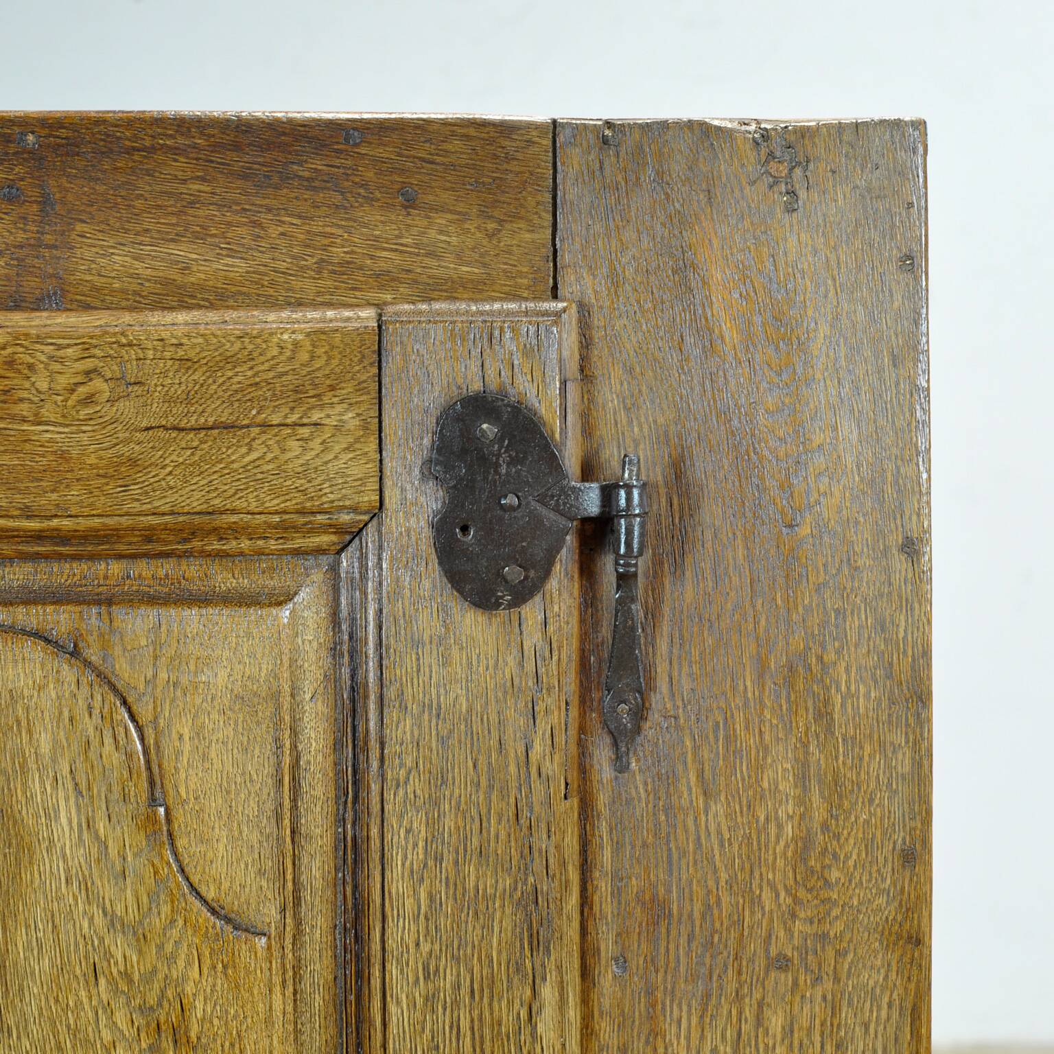 Antique oak cabinet, circa 1820