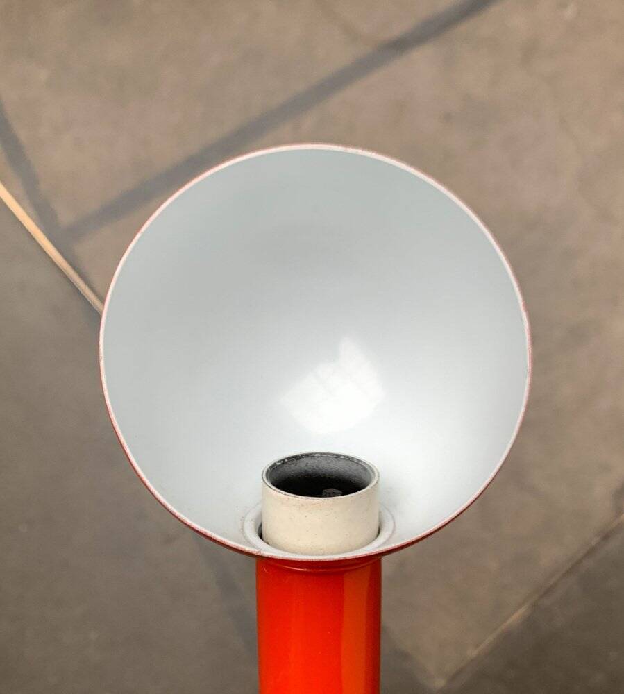 Vintage Italian Space Age Hebi table lamp by Isao Hosoe for Valenti Luce, 1970s.