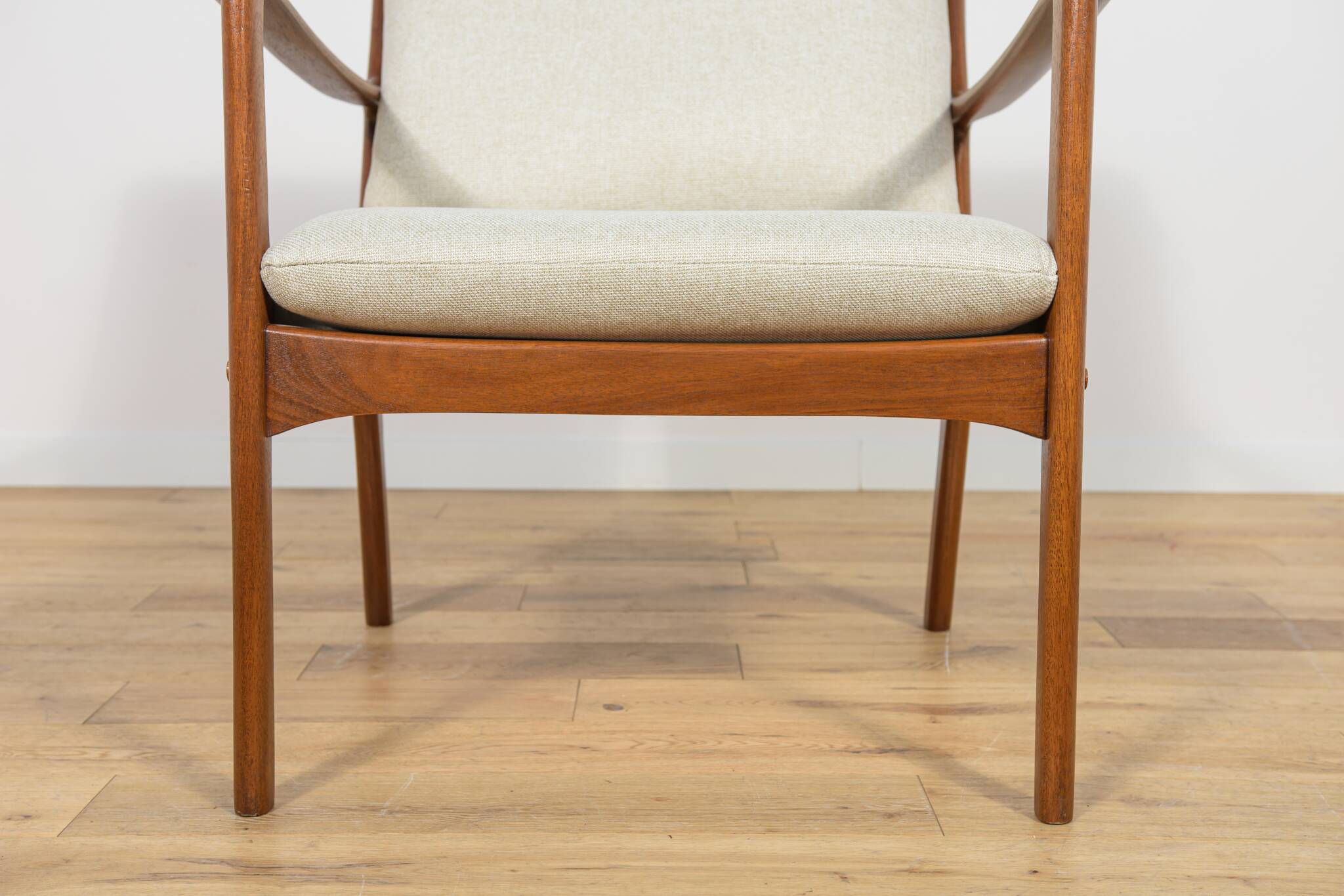 Pj112 armchairs by ole wanscher for poul jeppesens, denmark, 1960s, set of 2