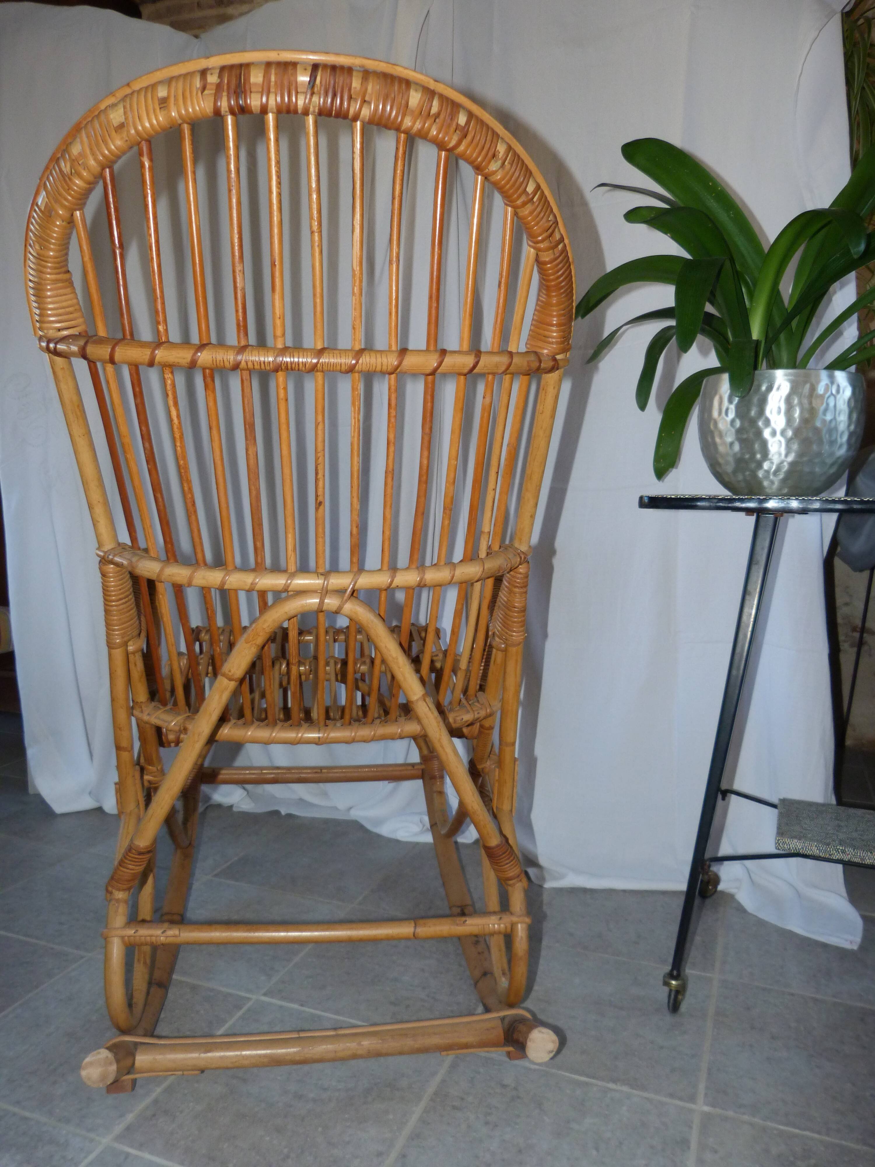 Rocking chair en rotin