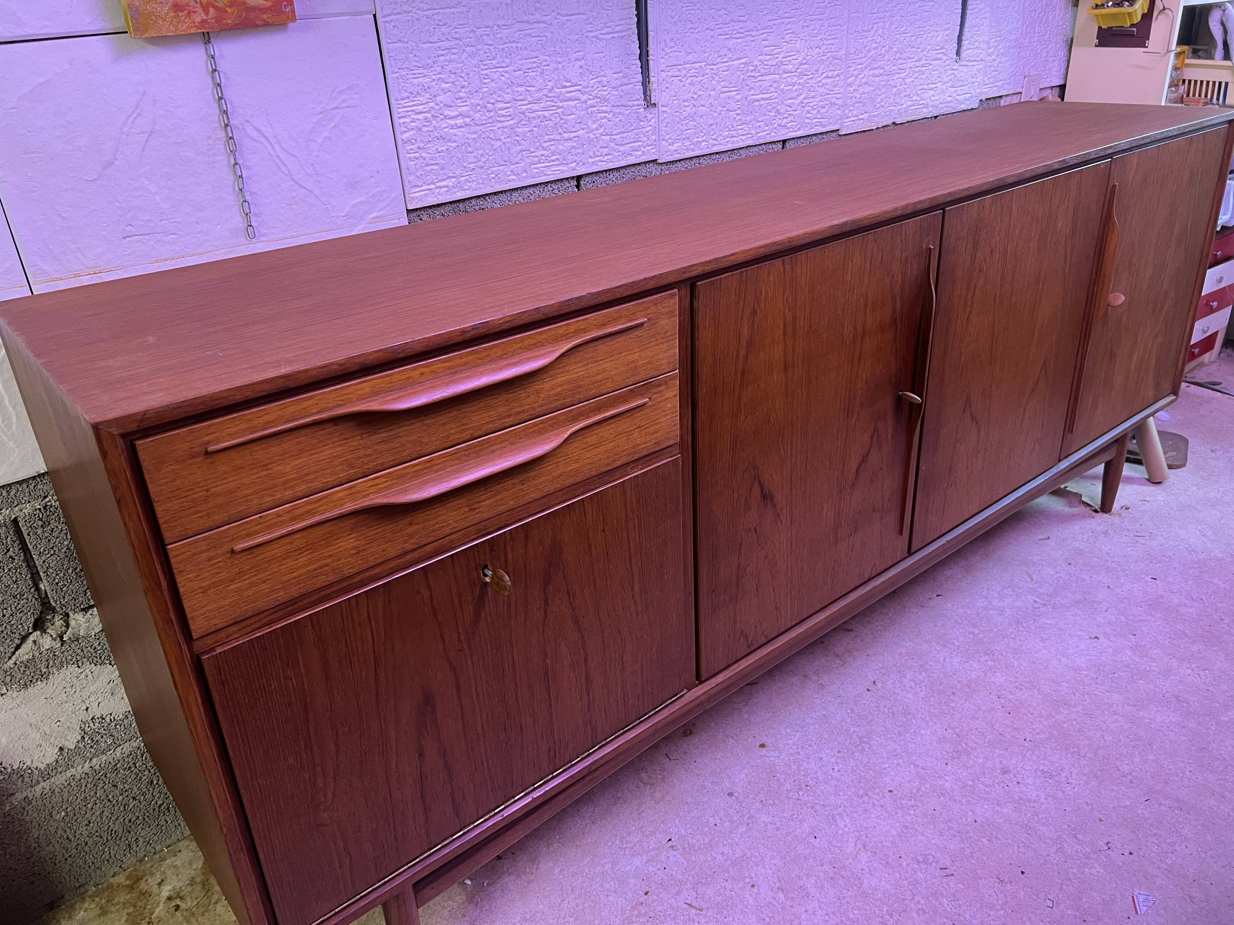 Enfilade vintage Swiss Teak