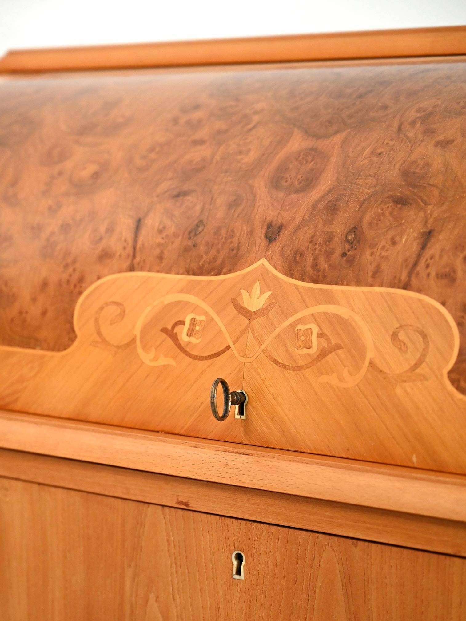 Secrétaire in Scandinavian birch with inlaid roll-top
