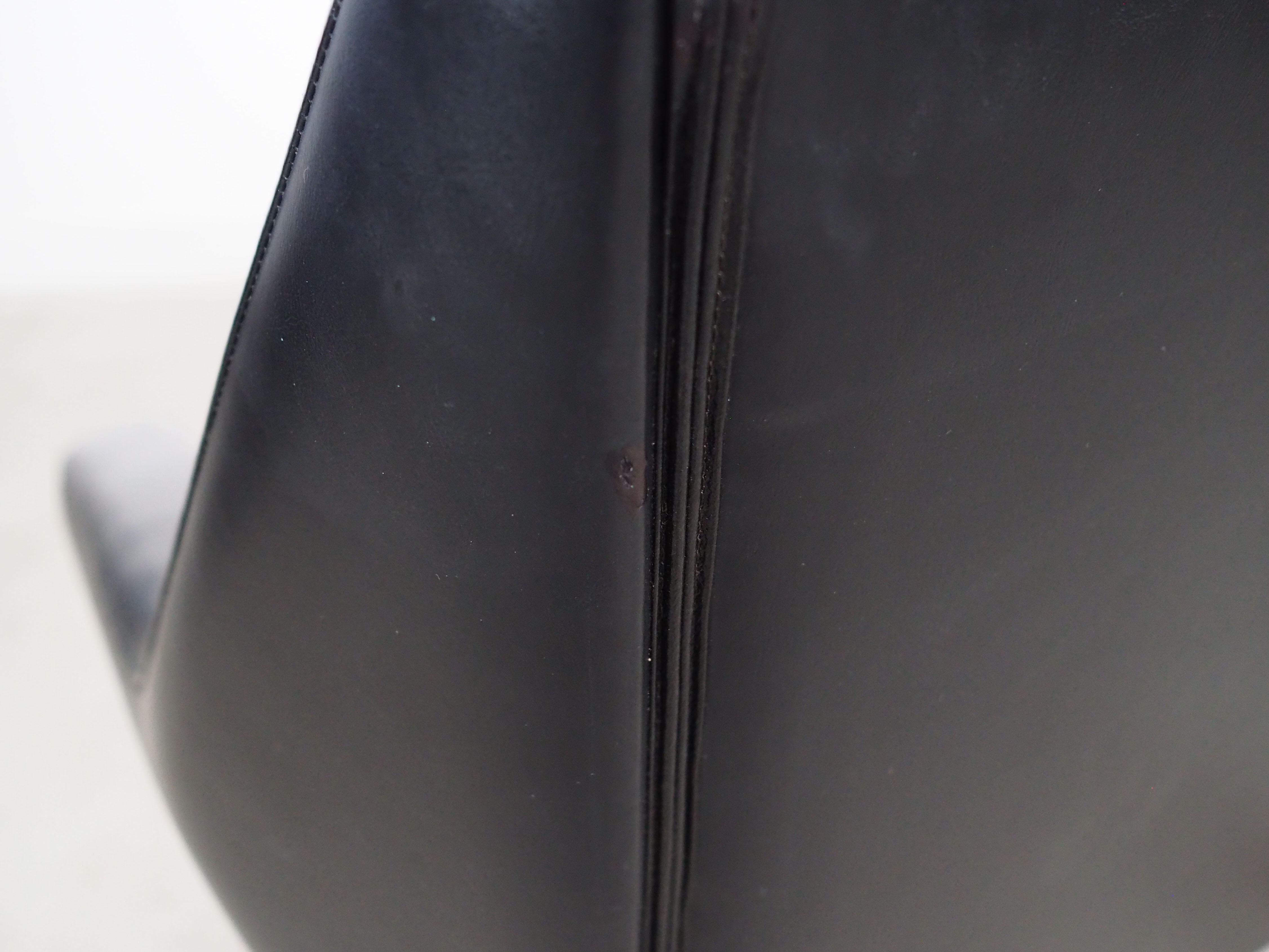 Leather armchair, danish design, 1970s, production: denmark