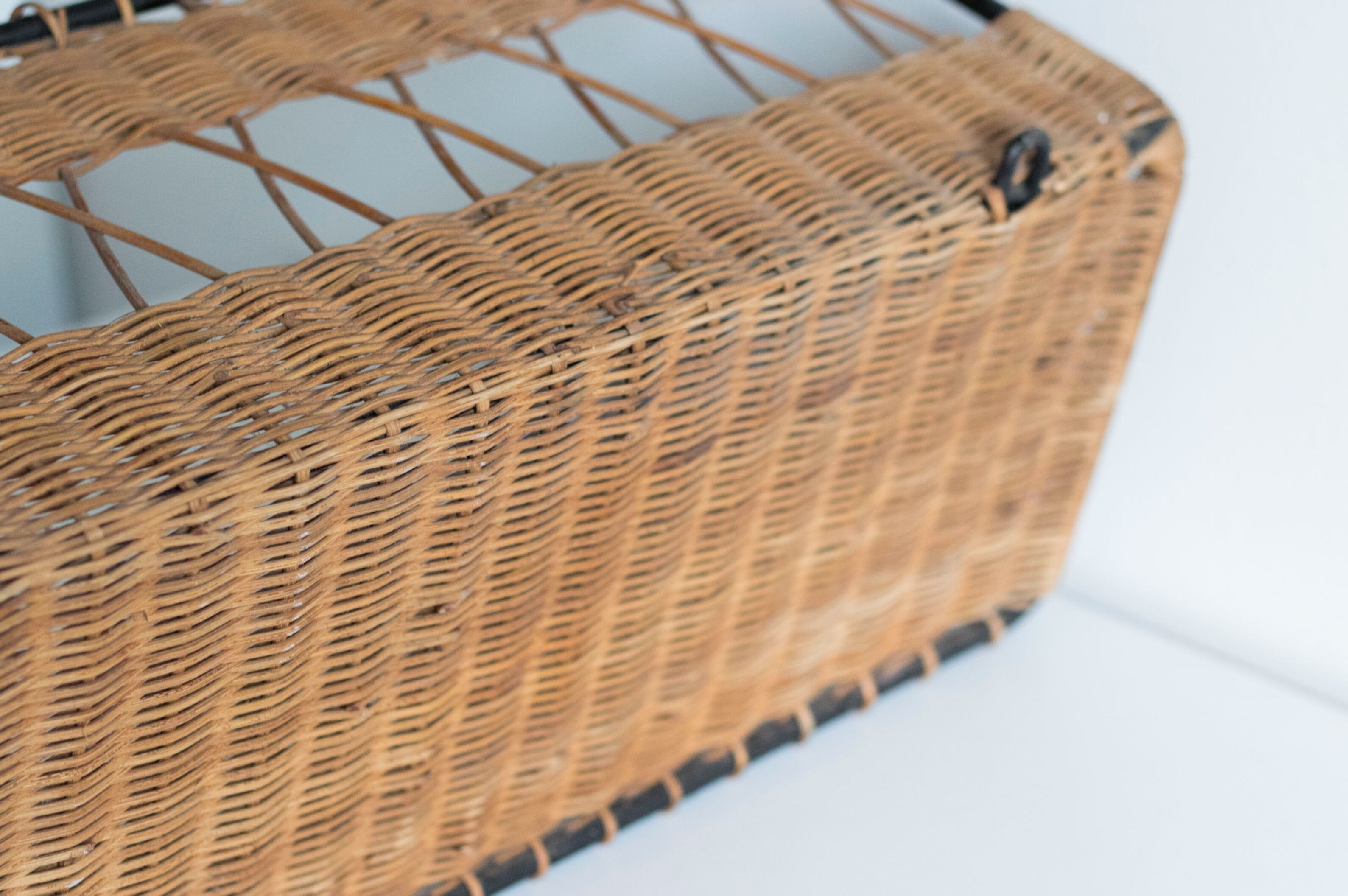 Coat rack 4 hooks in vintage rattan