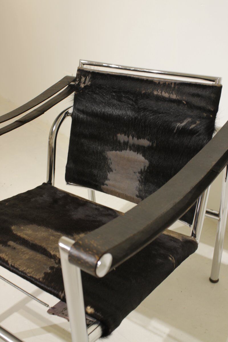 LC1 armchair with reclining backrest, model B301 by Le Corbusier - no. 412