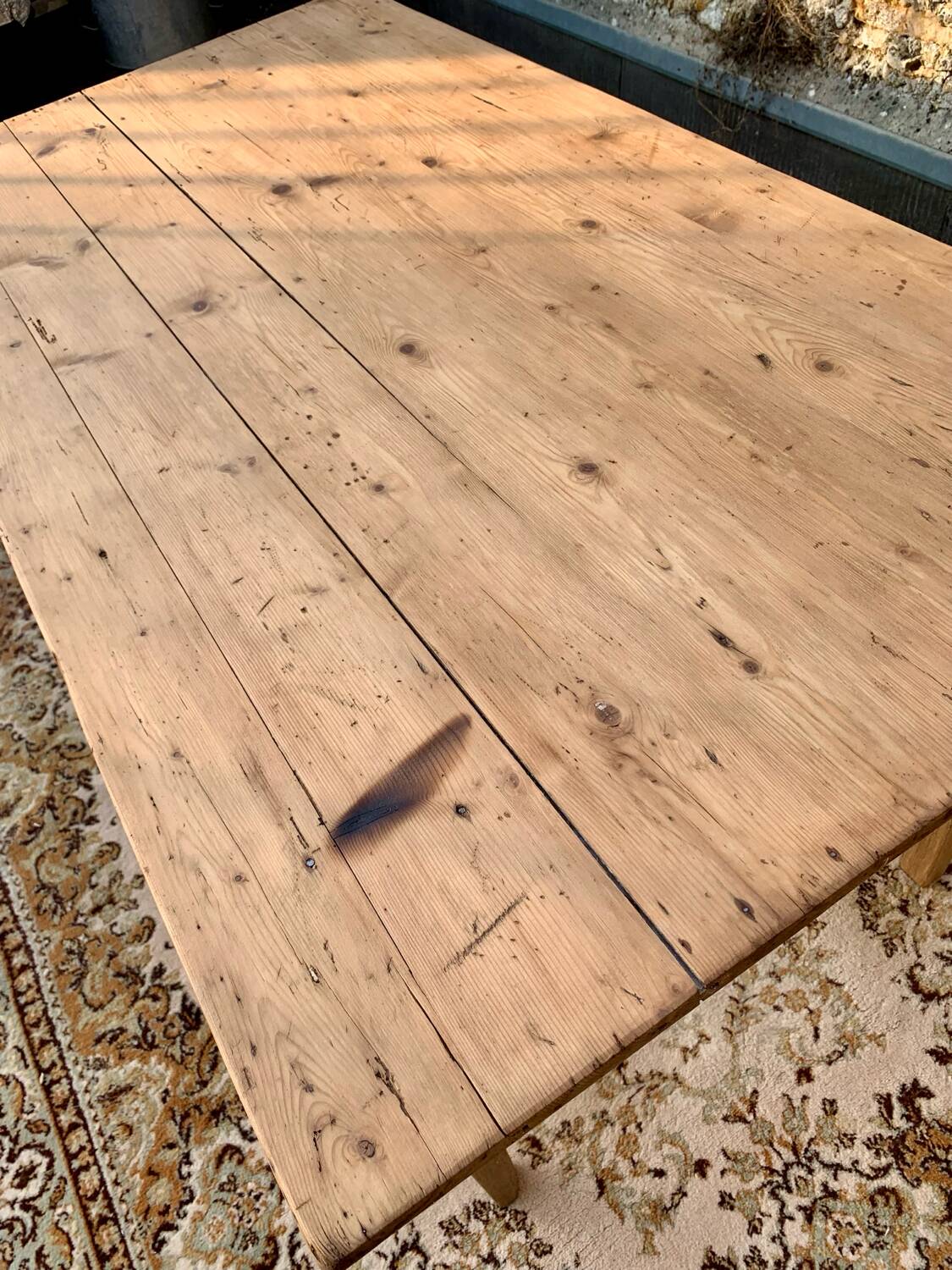 Farm table