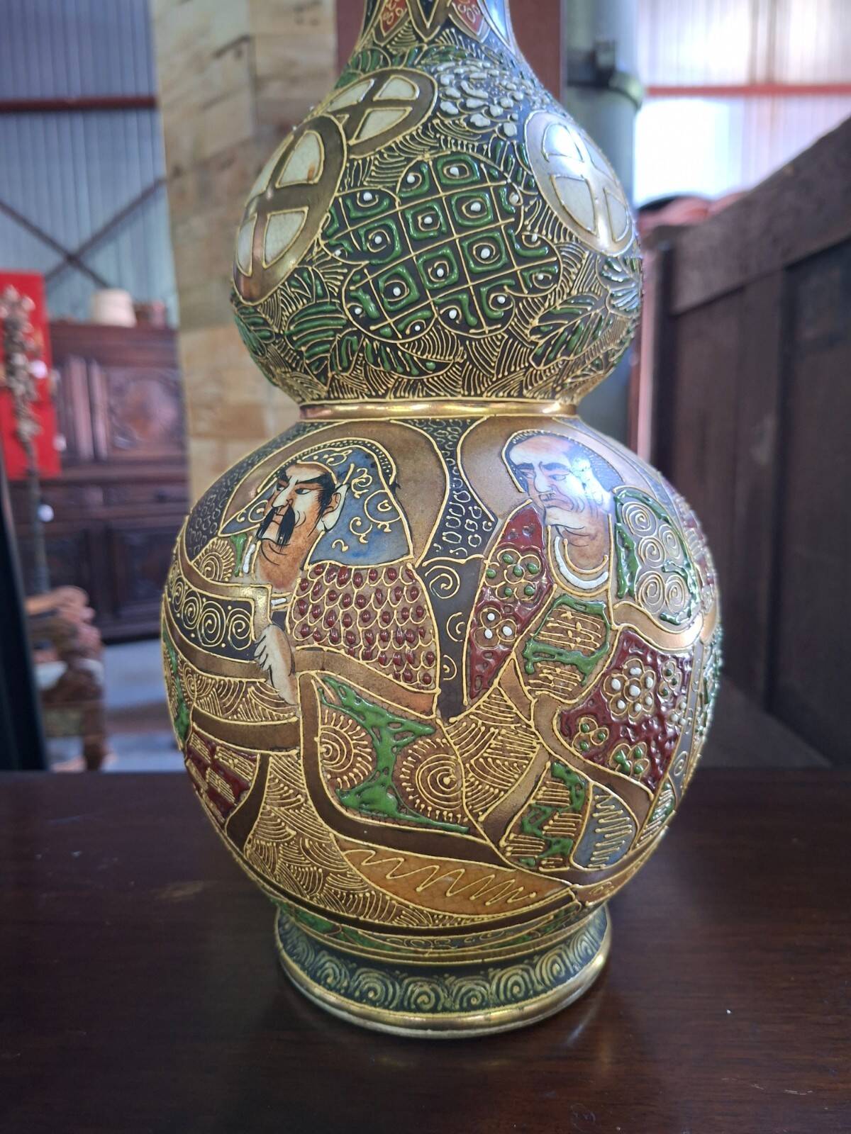 Satsuma Meiji period: Polychrome and gilded ceramic gourd vase
