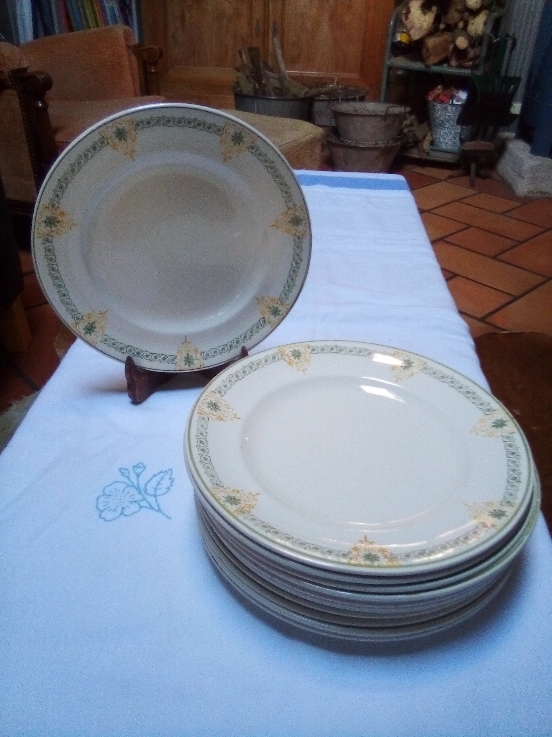 12 Flat plates Longpré / Longwy