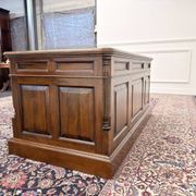 Bureau Chesterfield anglais classique avec panneau arrière