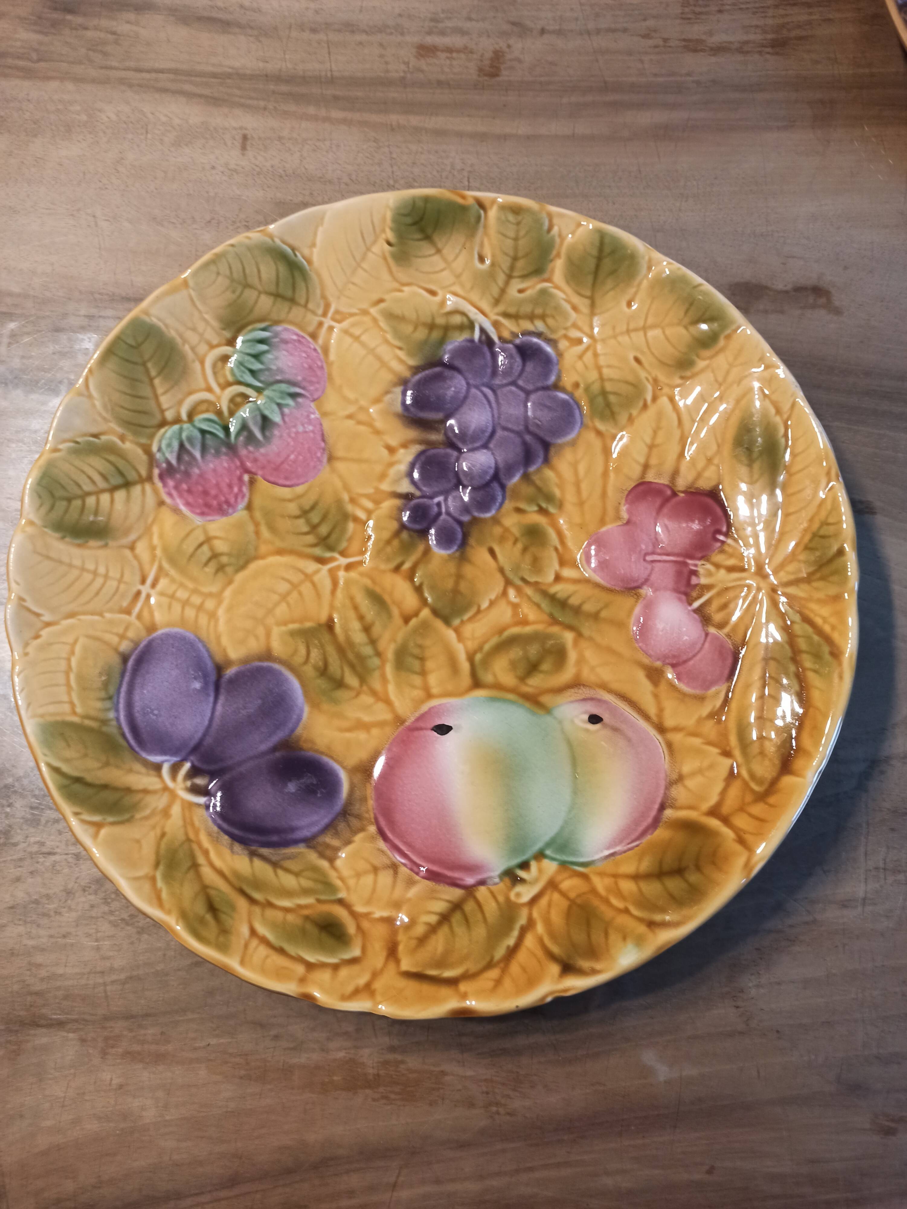 Plat à fruits barbotine