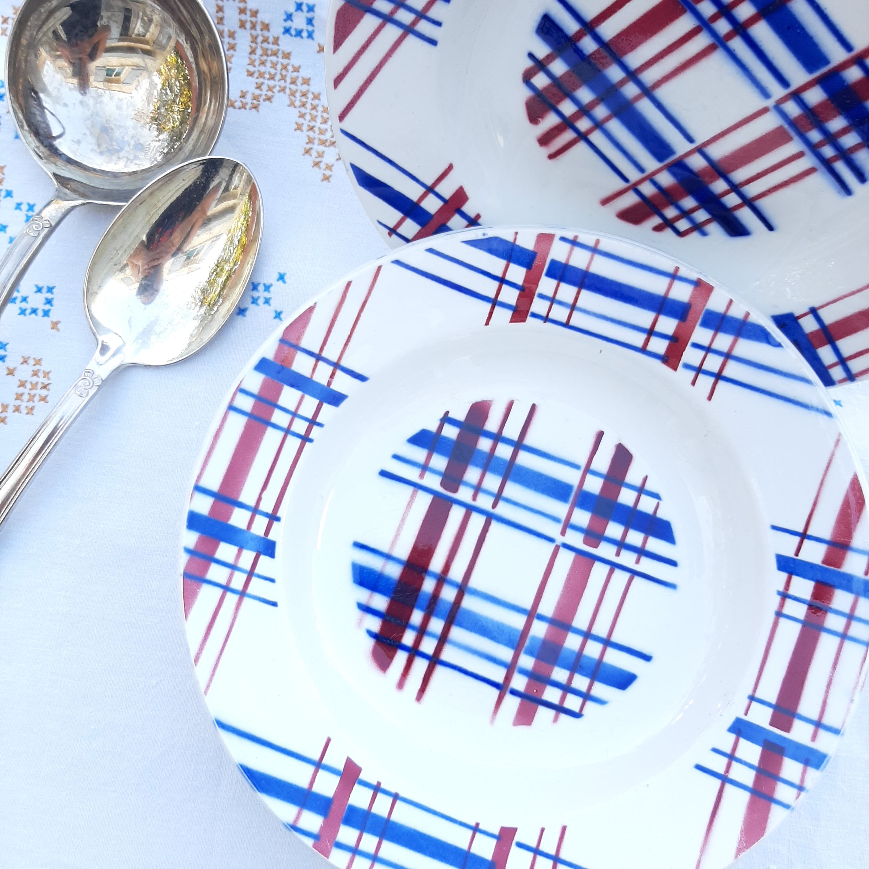 6 vintage grid plates St Amand