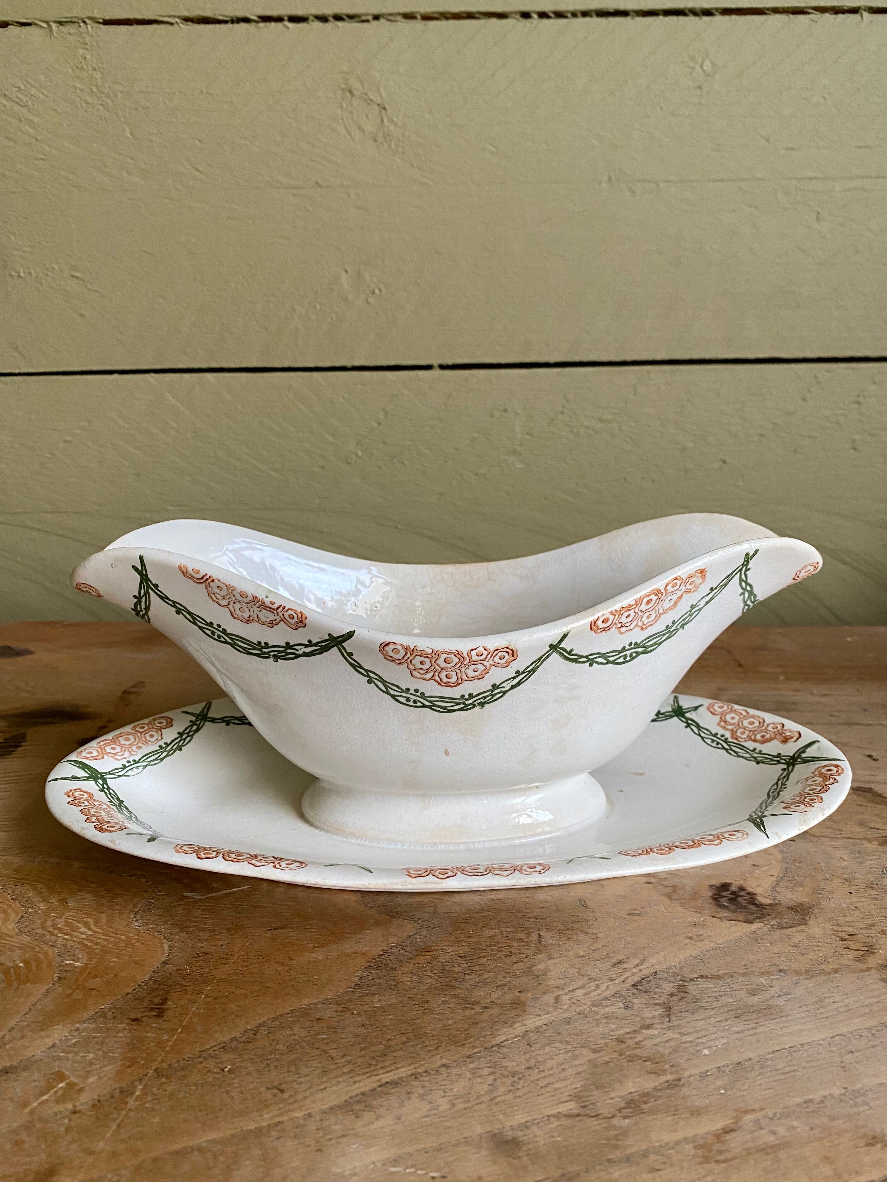 Old earthenware sauce boat Creil and Montereau HBCM