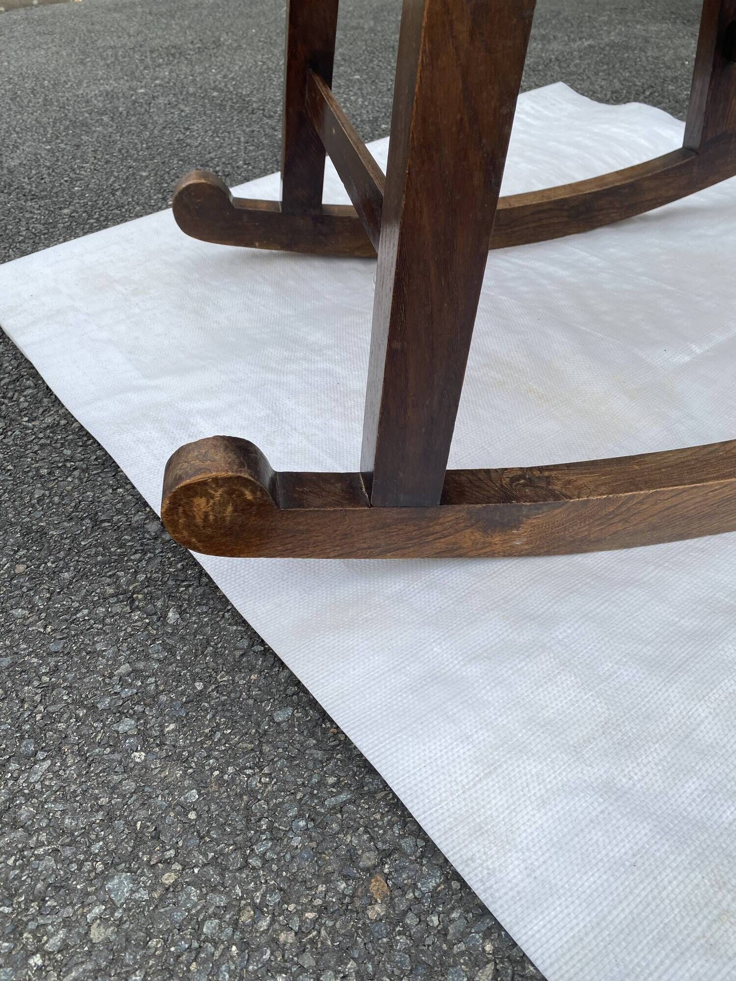 Antique rocking chair in solid oak - beautiful patina - traditional craftsmanship