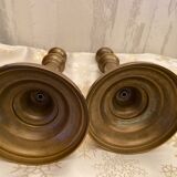 Paire de bougeoirs en laiton