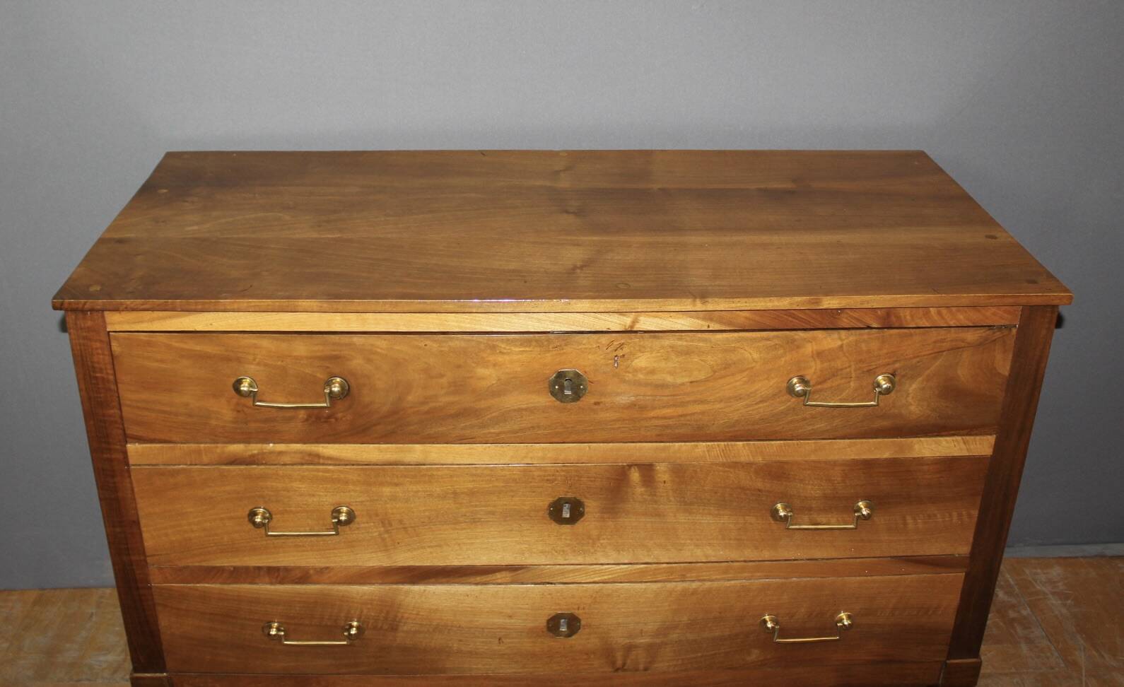 Commode Directoire en noyer début XIX