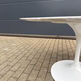 Original round dining table Knoll Tulip (137cm) Carrara