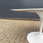 Original round dining table Knoll Tulip (137cm) Carrara