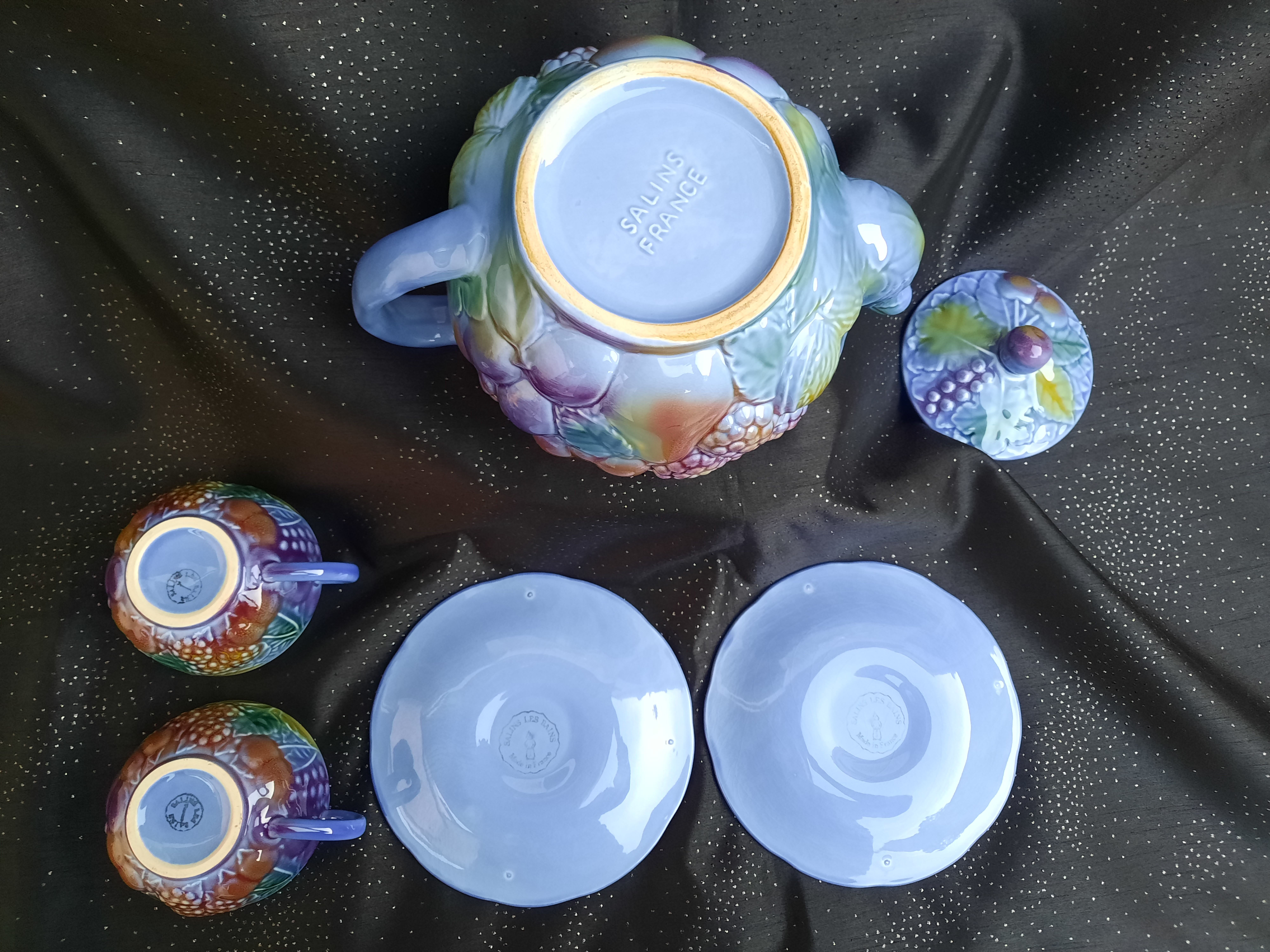 Tea set, tête-à-tête, teapot + 2 cups and sub-cups, Salins earthenware, slip, TBE.