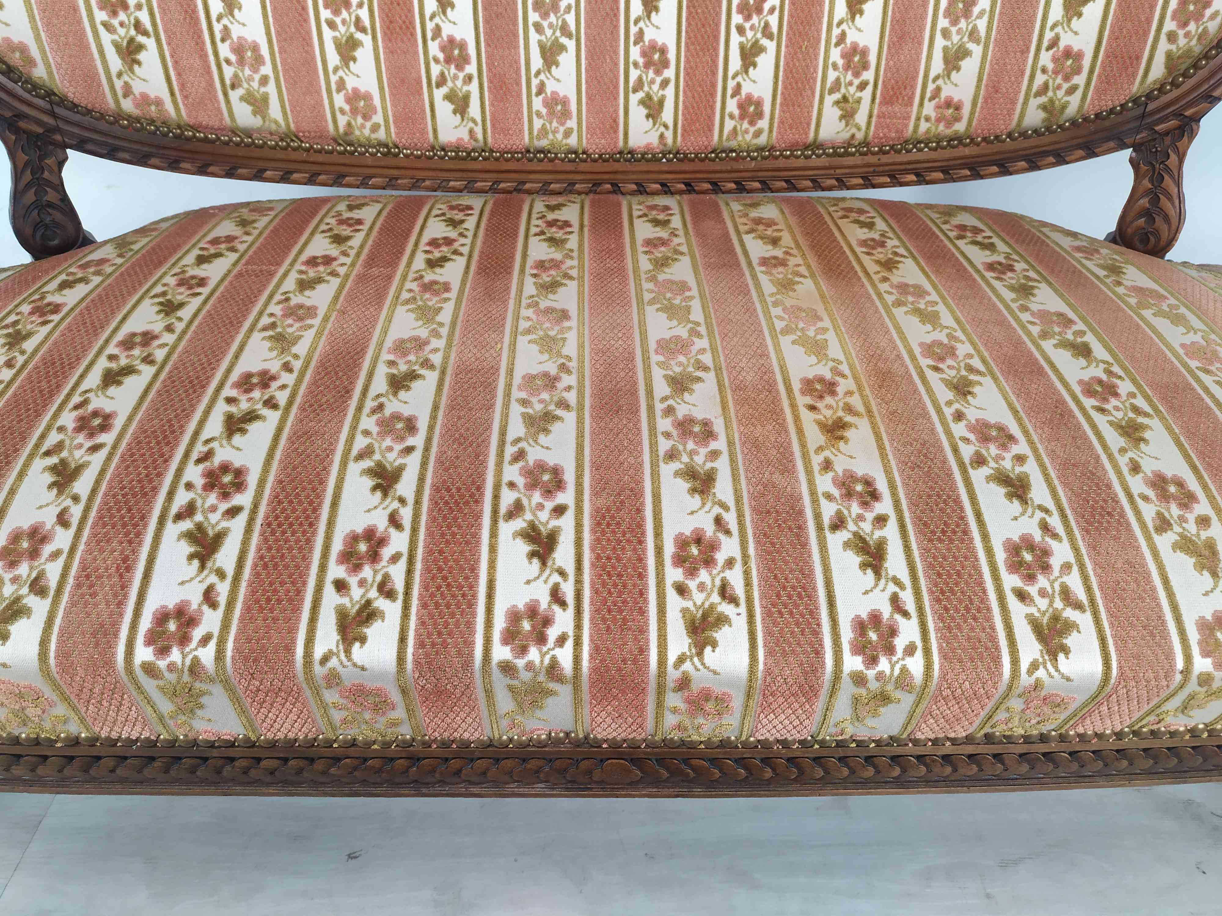 Lounge armchairs bench medallion